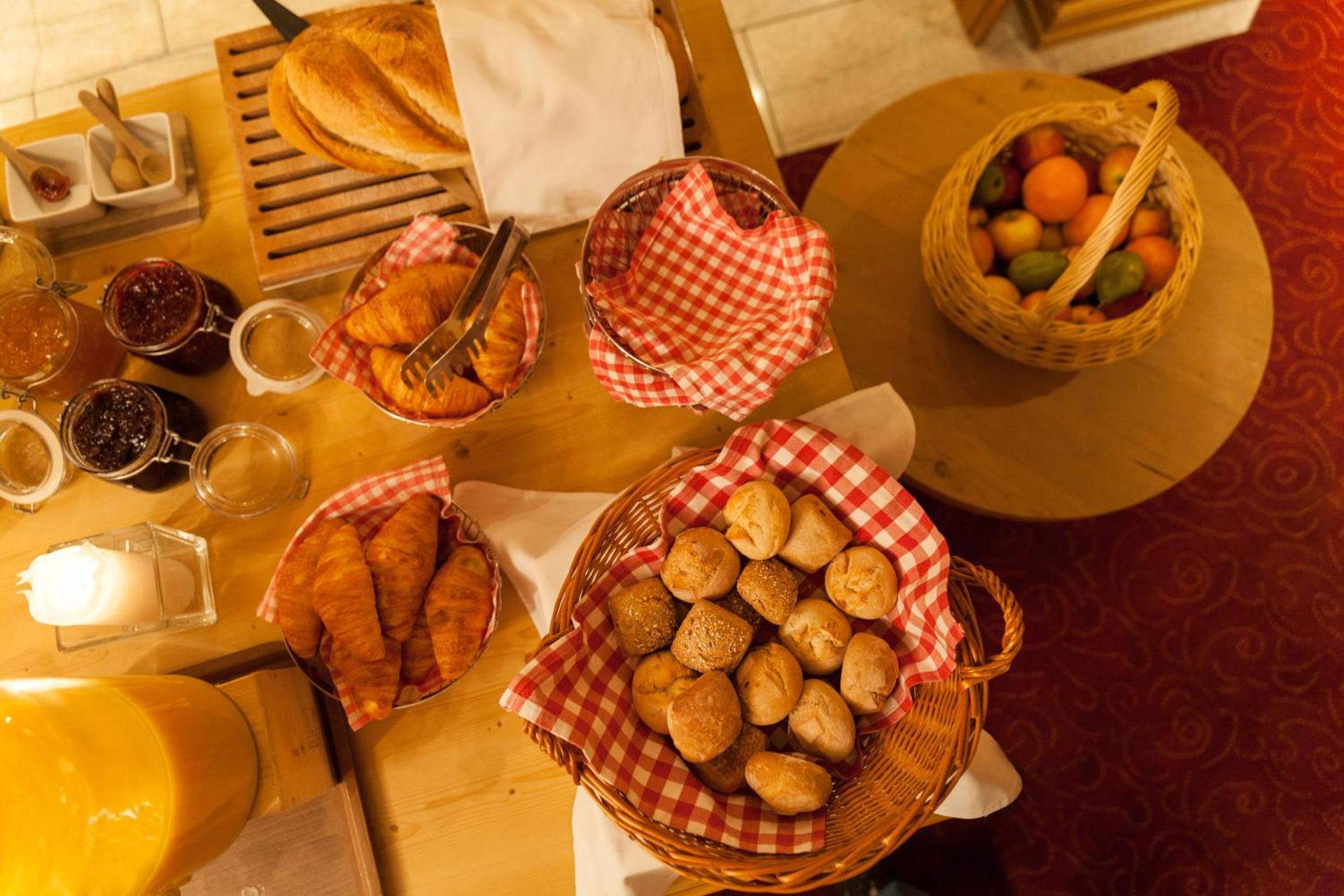 Hotel Walliserhof Zermatt - Photo 2