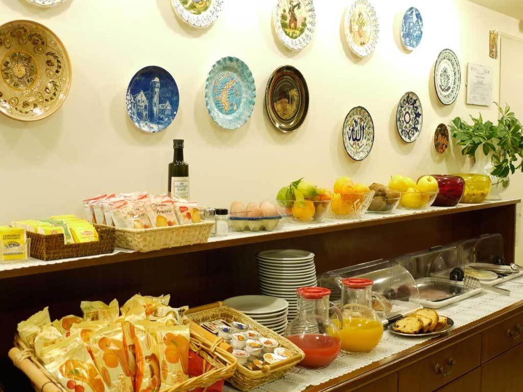 Hotel Victoria - Photo 19