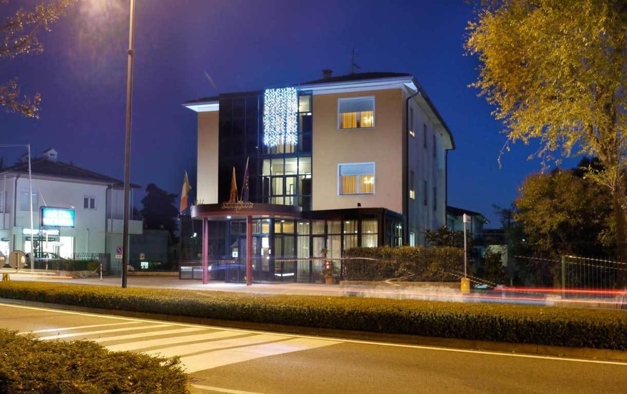 Hotel Victoria - Photo 54