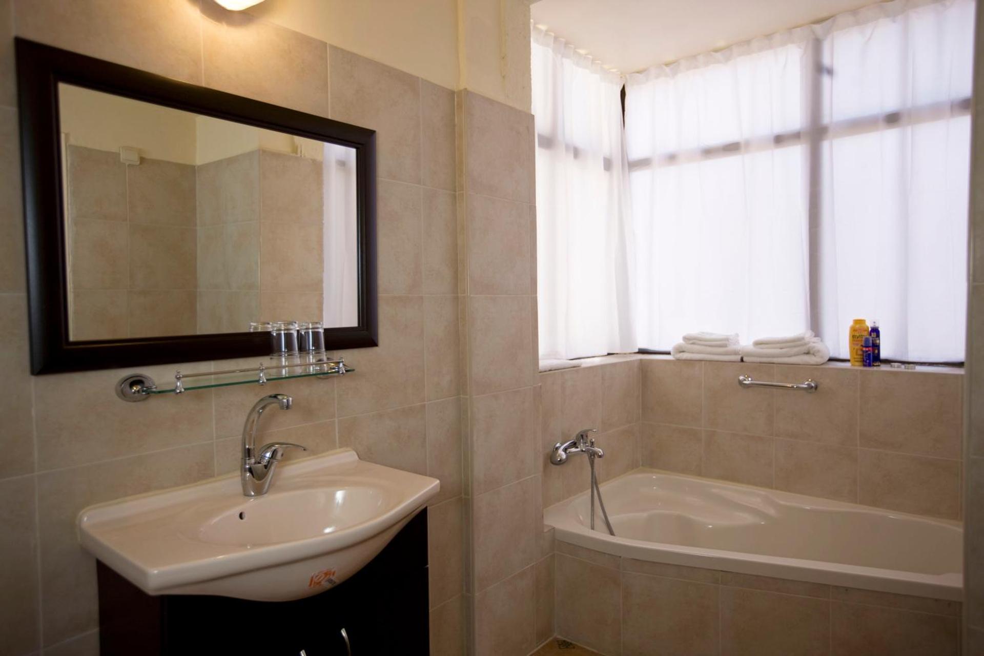 A Little House In Rechavia - Photo 3