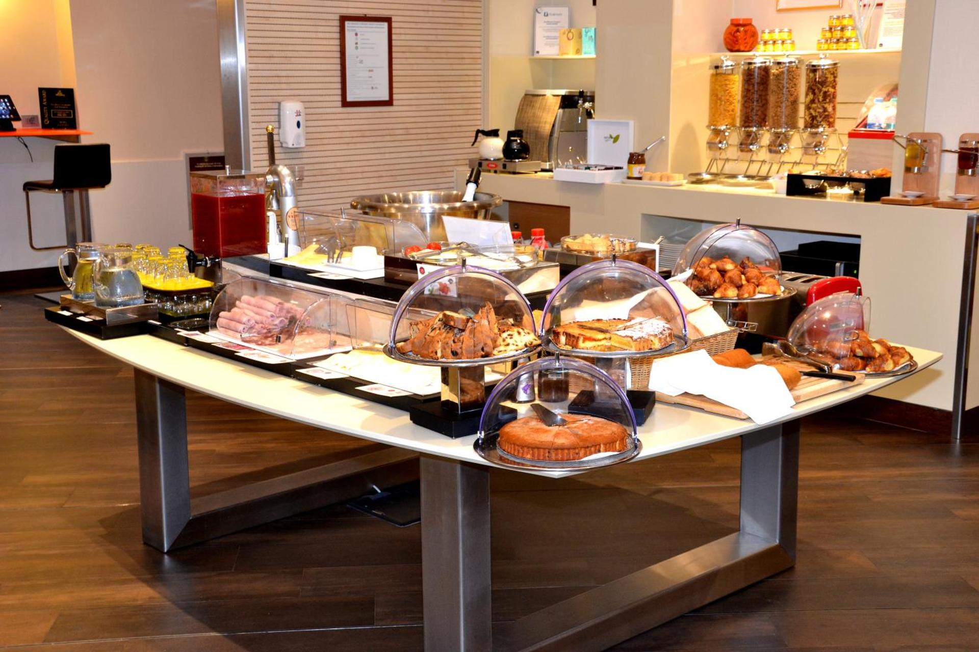 Best Western Plus City Hotel - Photo 79