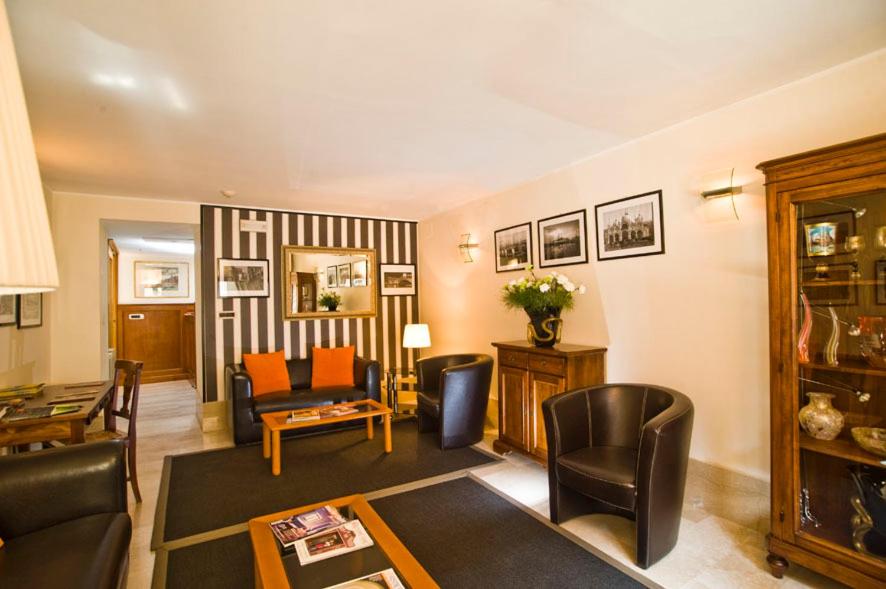 La Locandiera - Photo 18