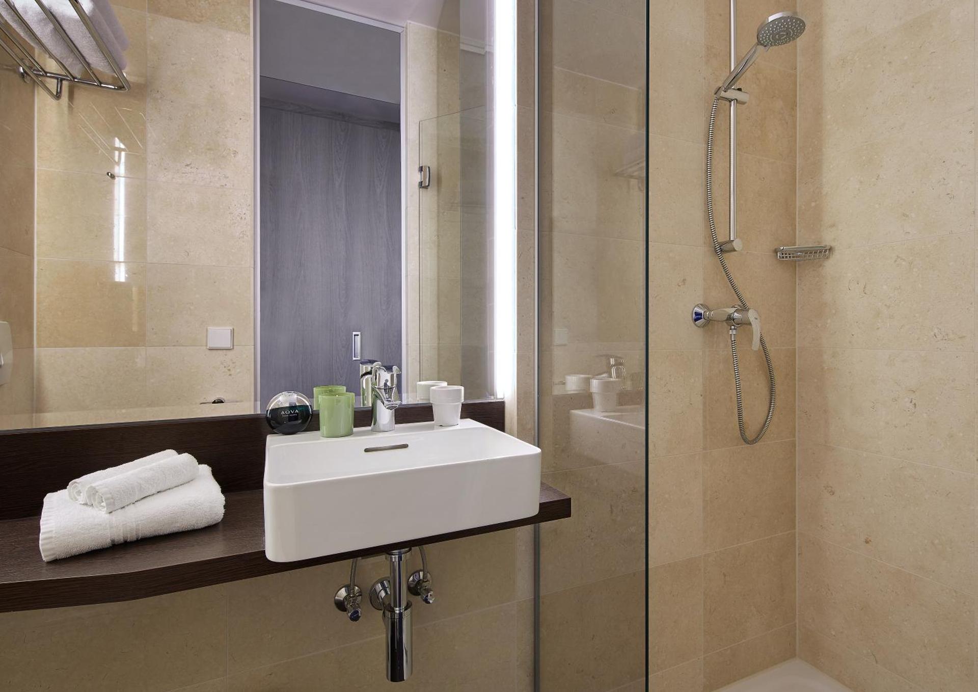 Living Hotel am Olympiapark - Photo 29