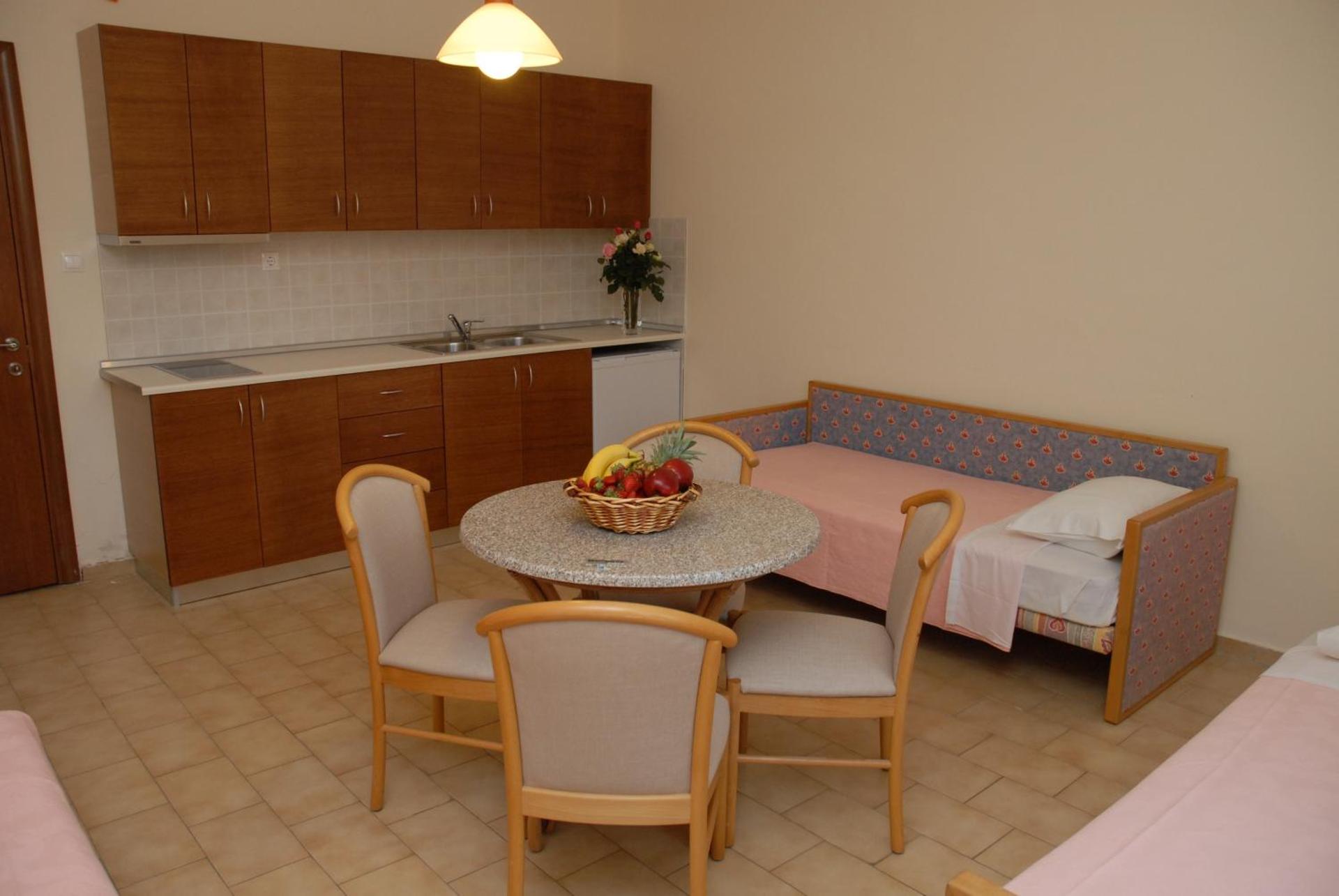 Paleos Hotel Apartments - Photo 23