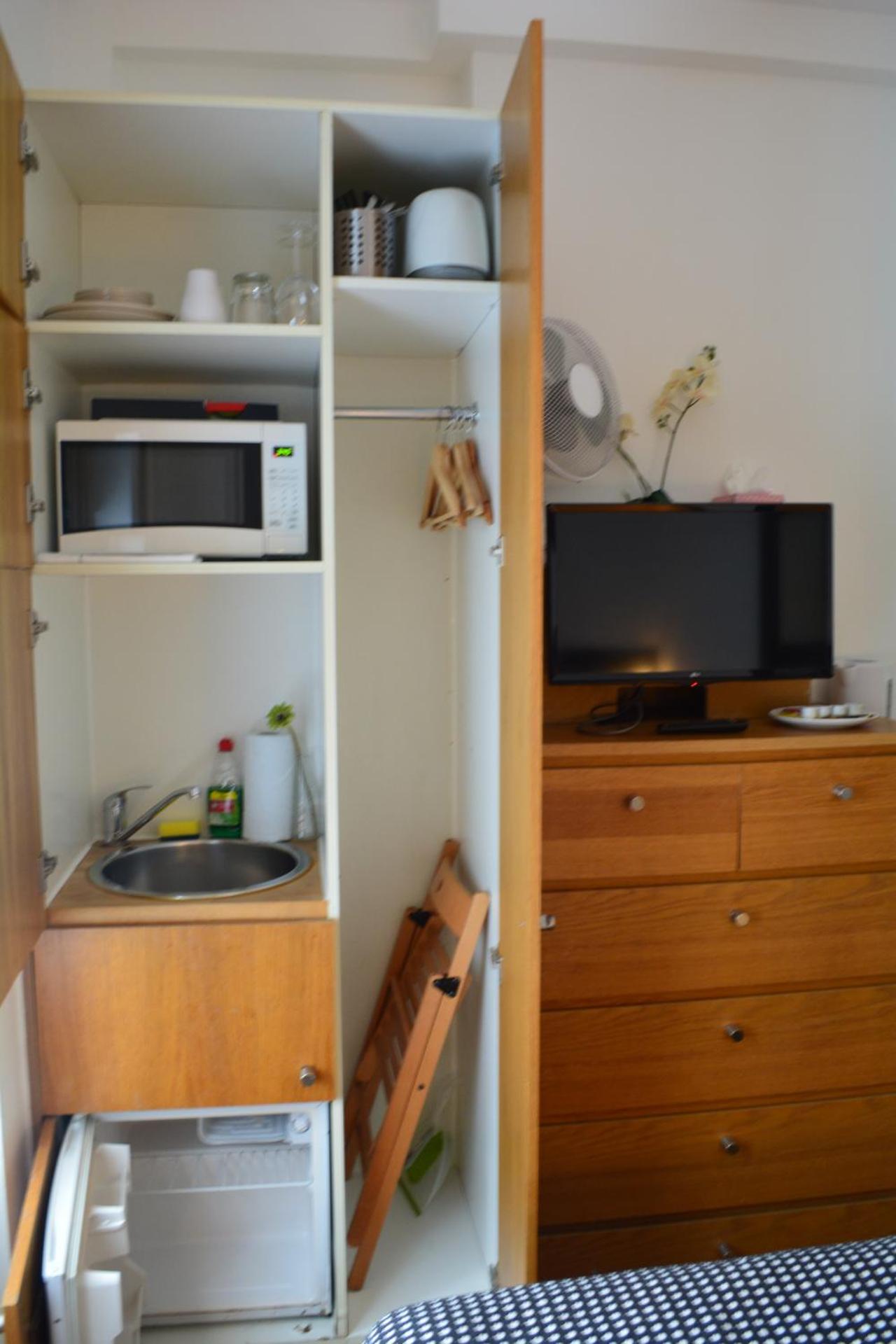 Small Studio - Photo 3