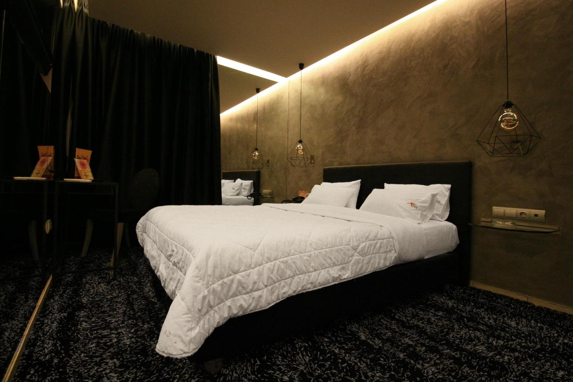 X Dream Hotel-Adults Only - Photo 7