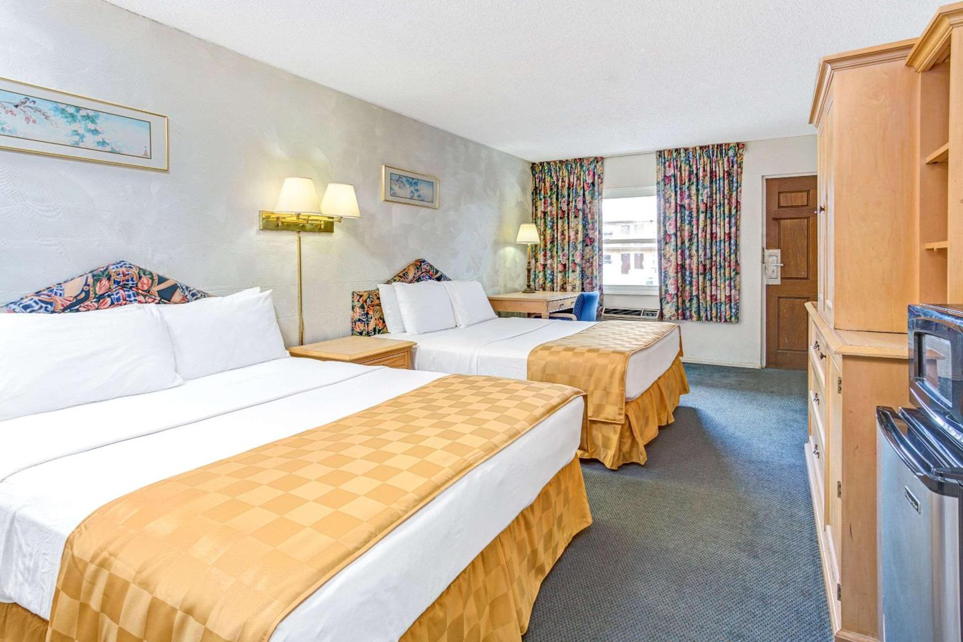 Knights Inn Kissimmee - Photo 33