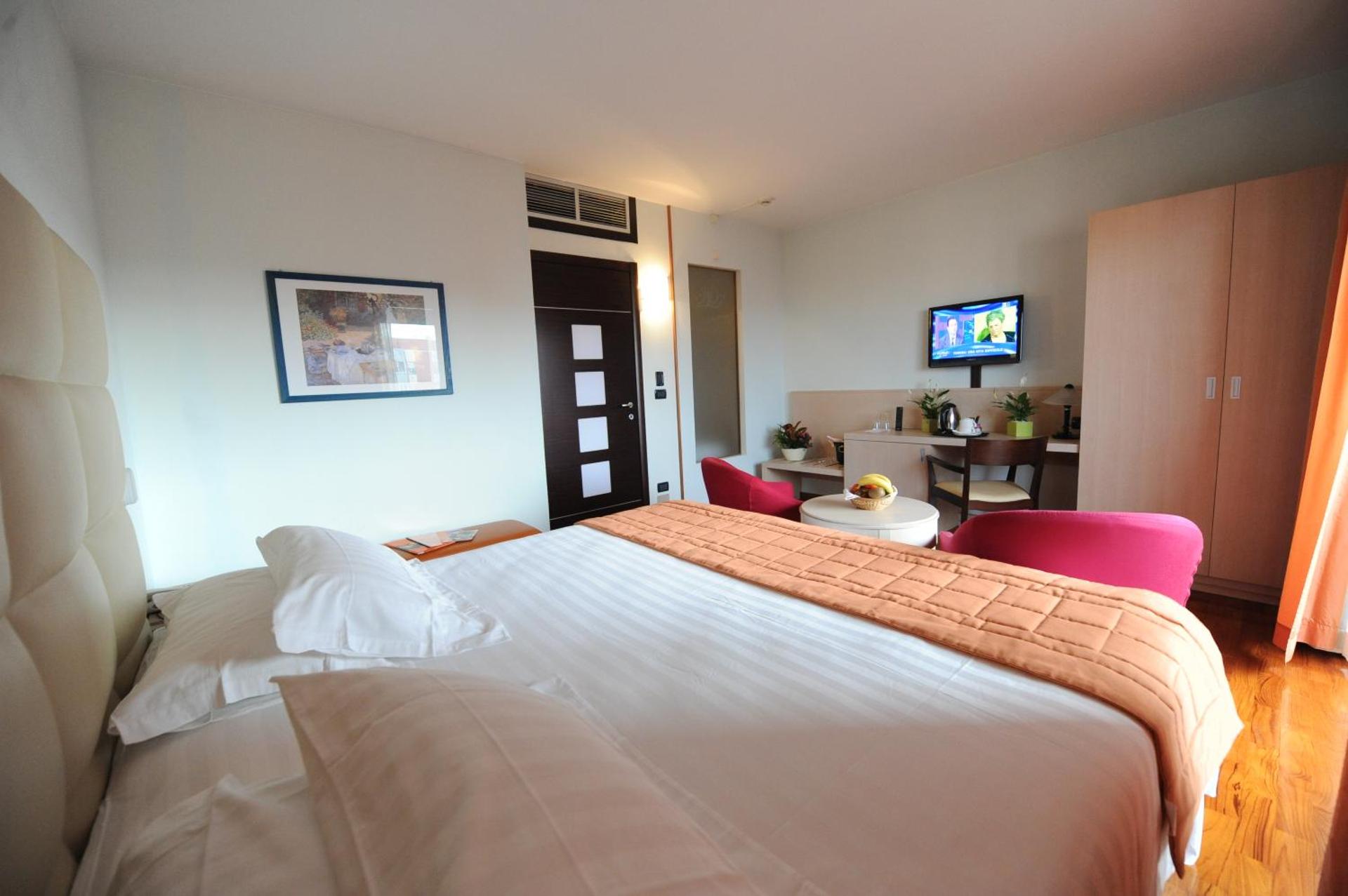 Hotel Donatello Imola - Photo 289