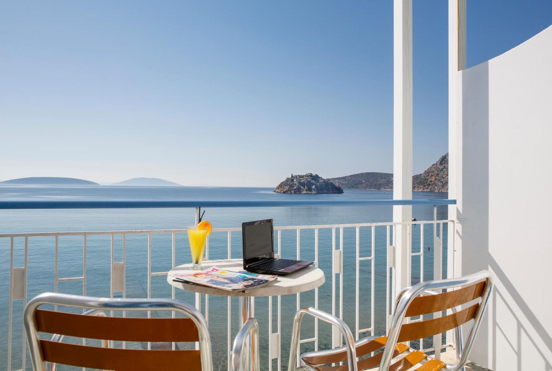 Double or Twin Room with Sea View