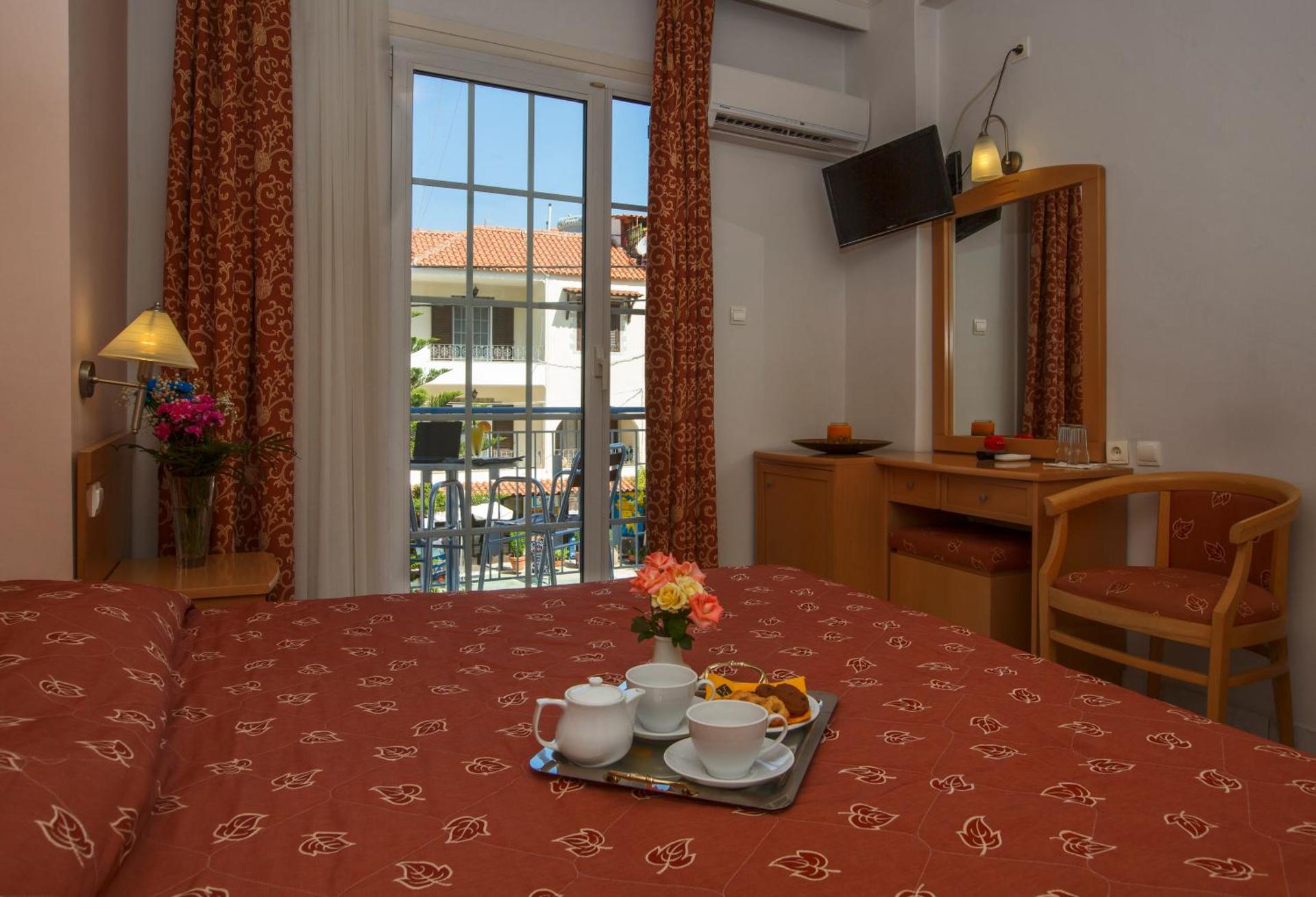 Hotel Tolo - Photo 20