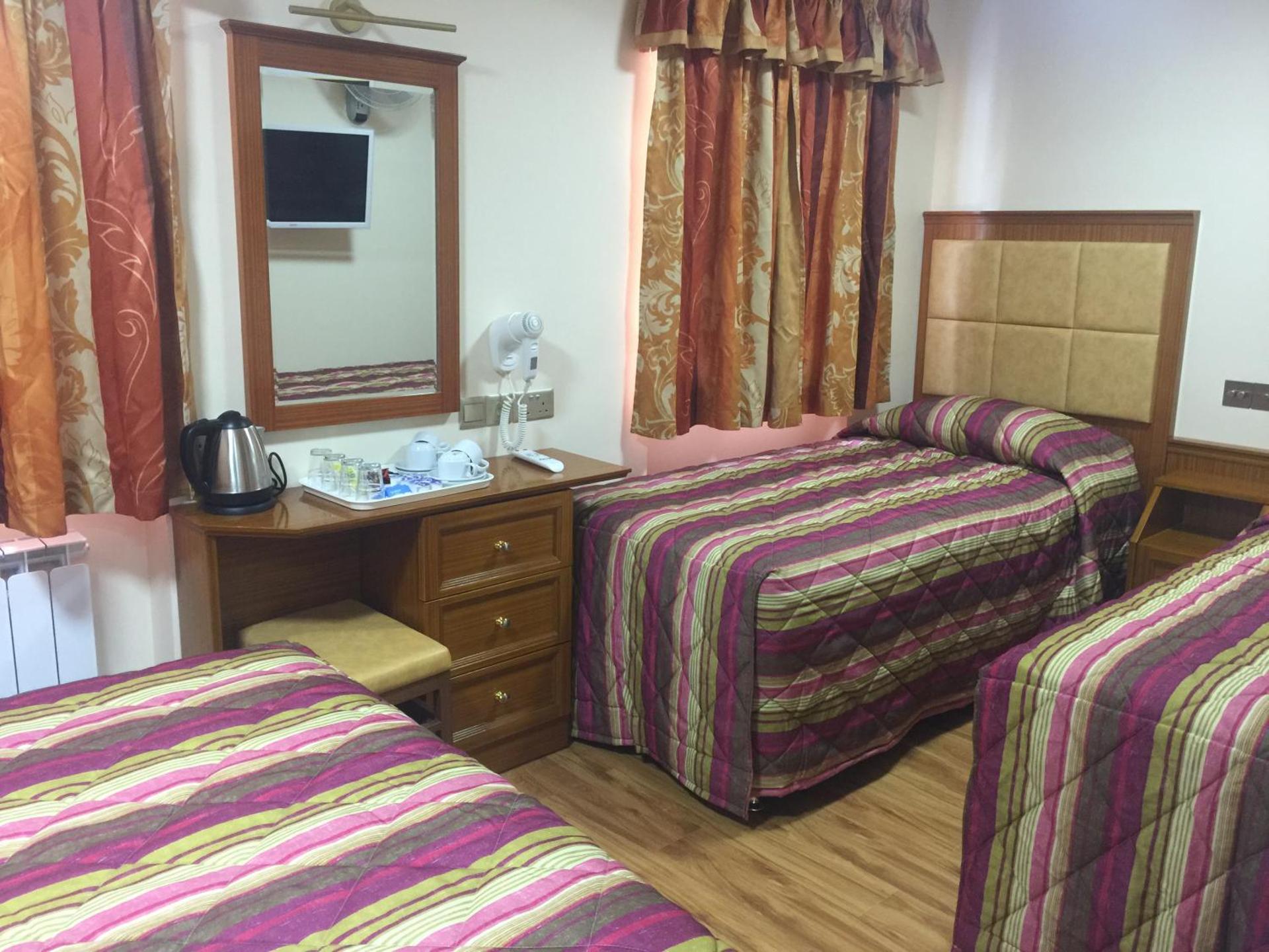 White House Hotel - Photo 10