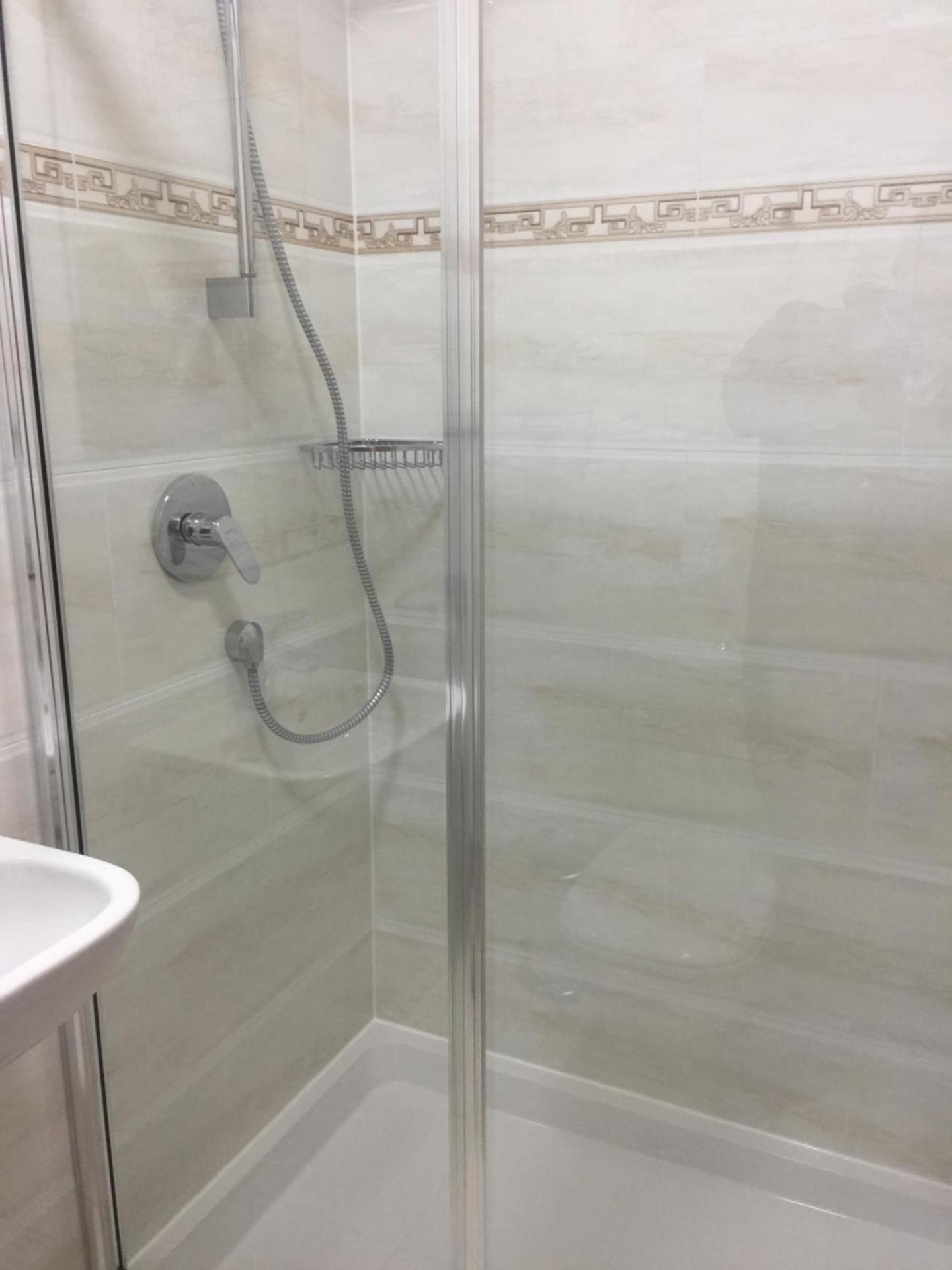 White House Hotel - Photo 5