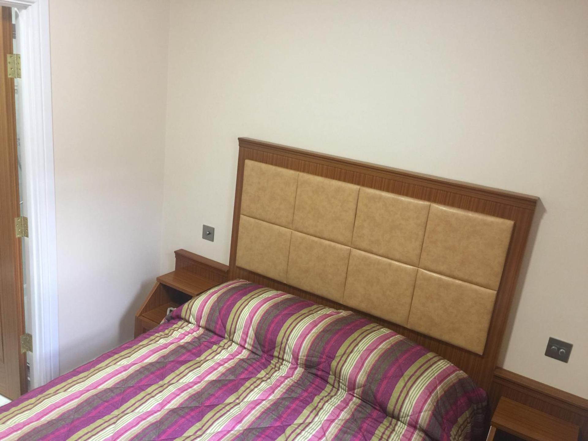 White House Hotel - Photo 4