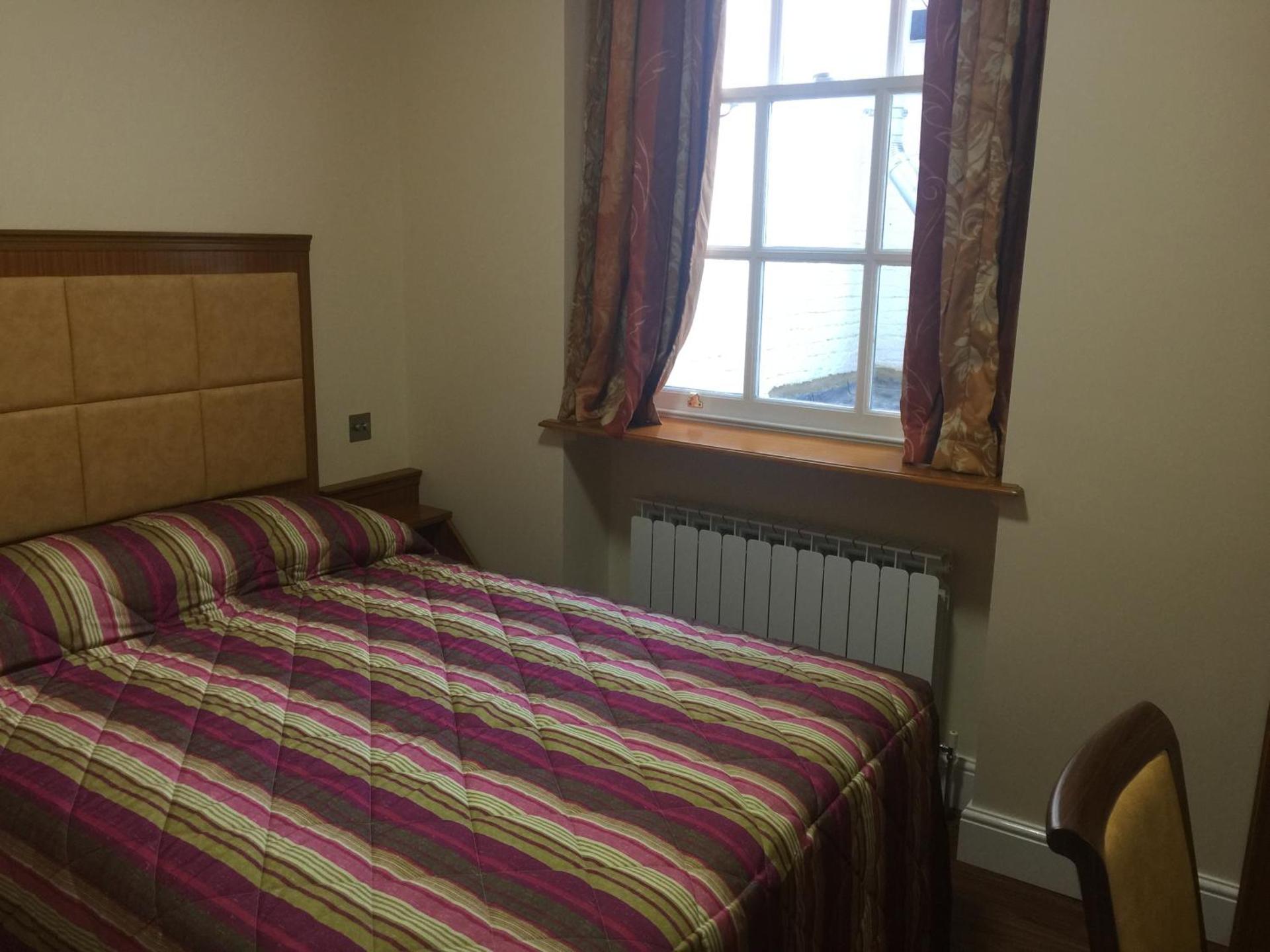 White House Hotel - Photo 6