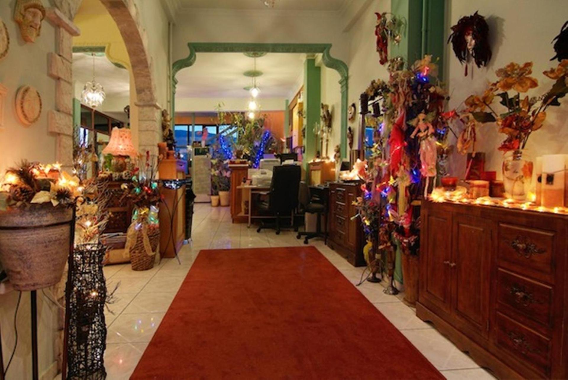 Hotel Varonos - Photo 6