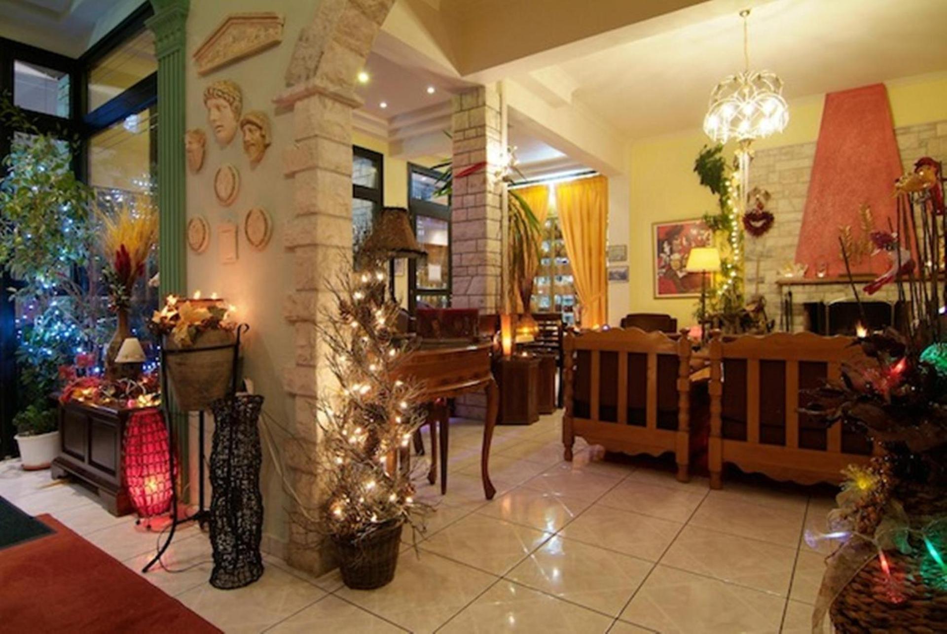 Hotel Varonos - Photo 8