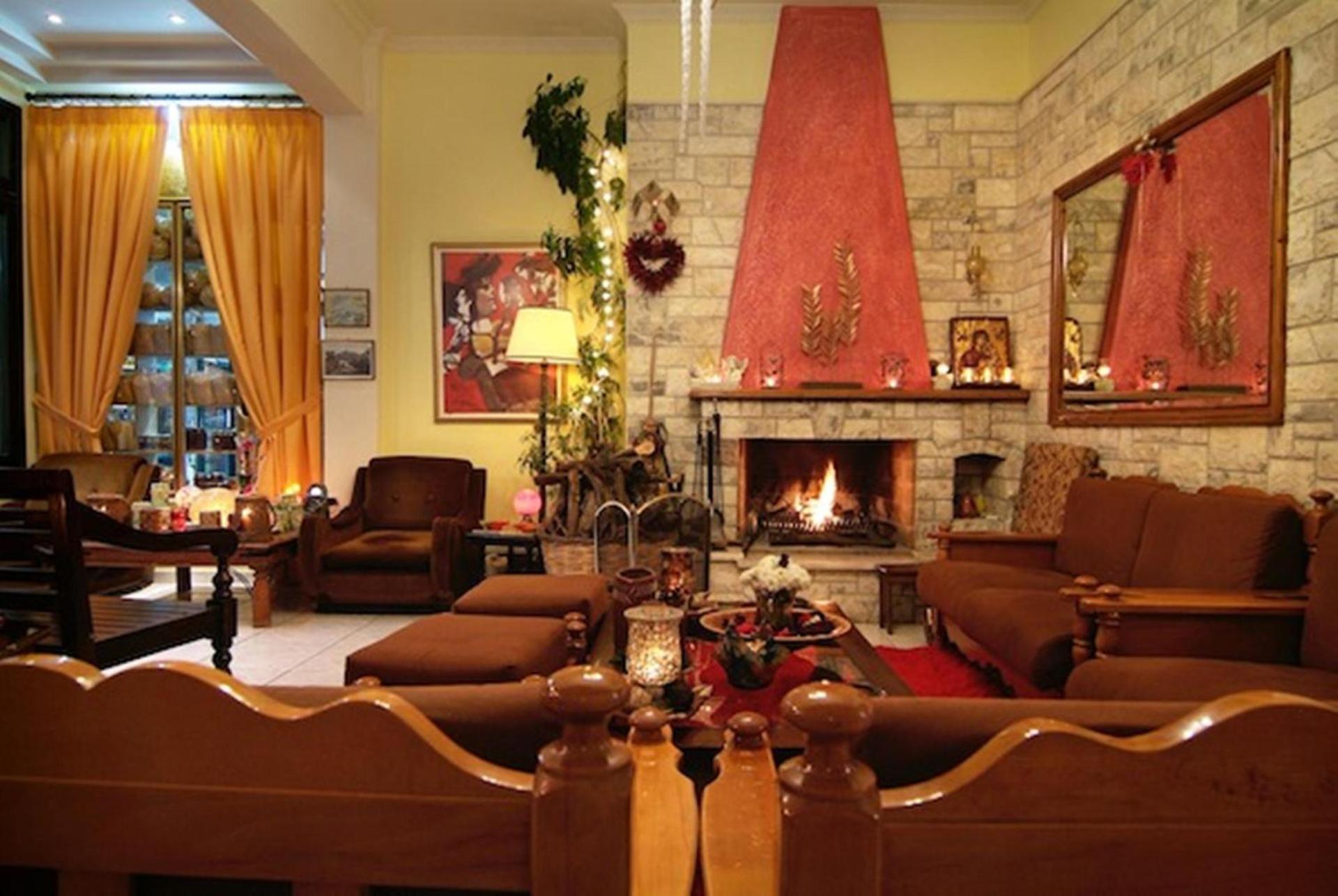 Hotel Varonos - Photo 9