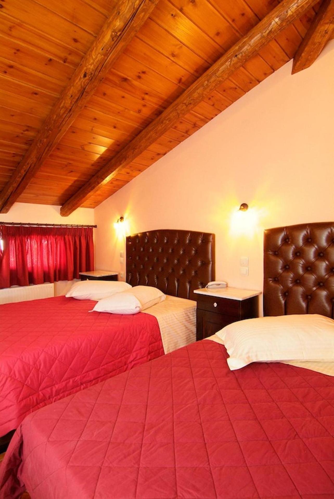 Hotel Varonos - Photo 41