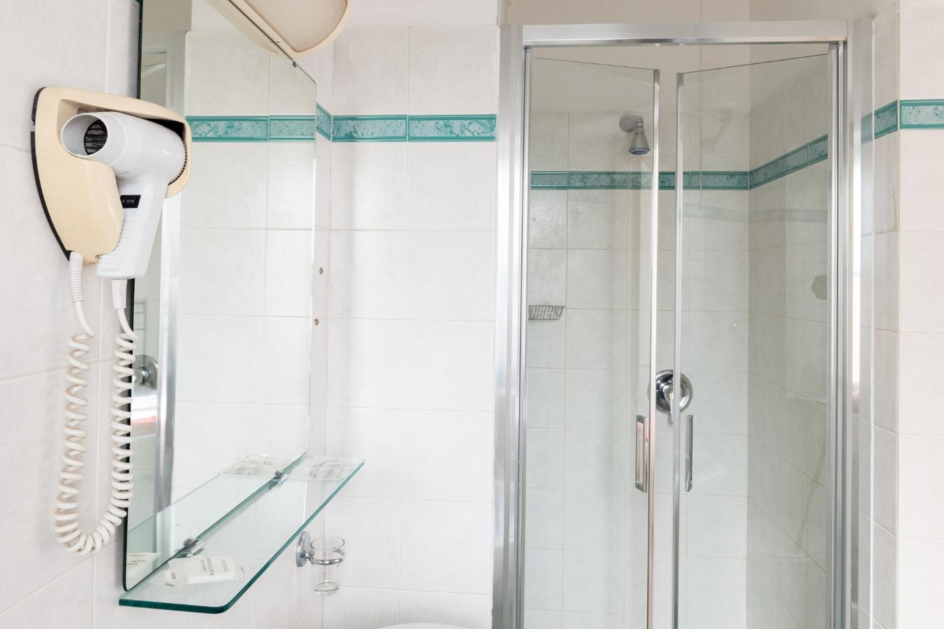 Hotel St. James - Photo 20