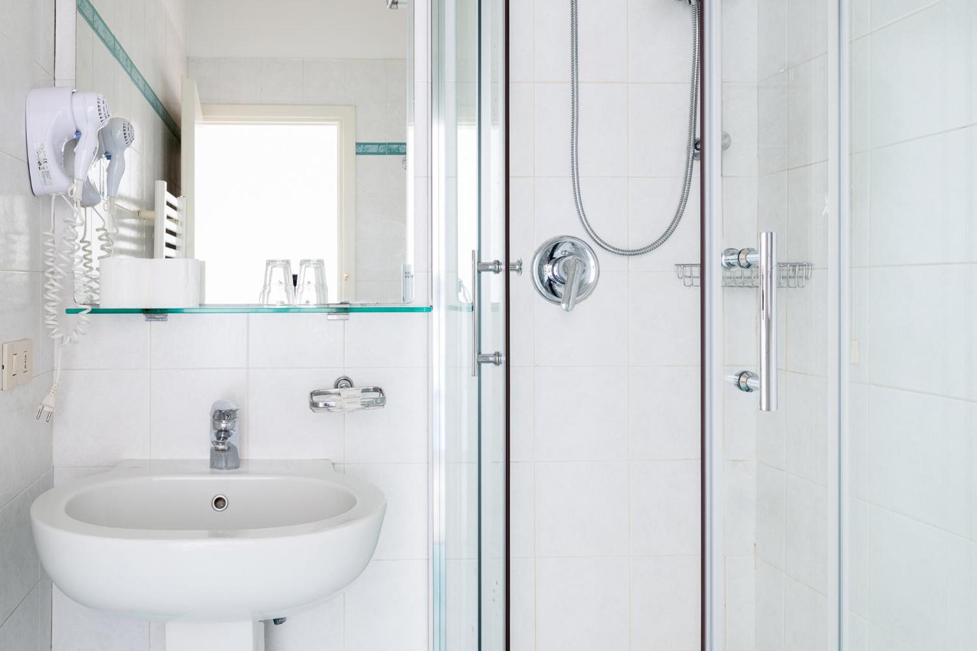 Hotel St. James - Photo 30