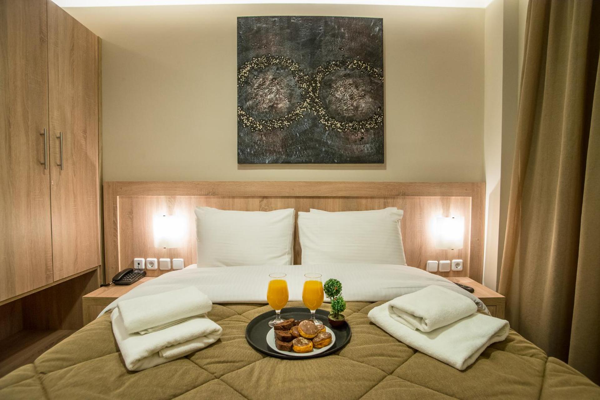 Argo Hotel Piraeus - Photo 34