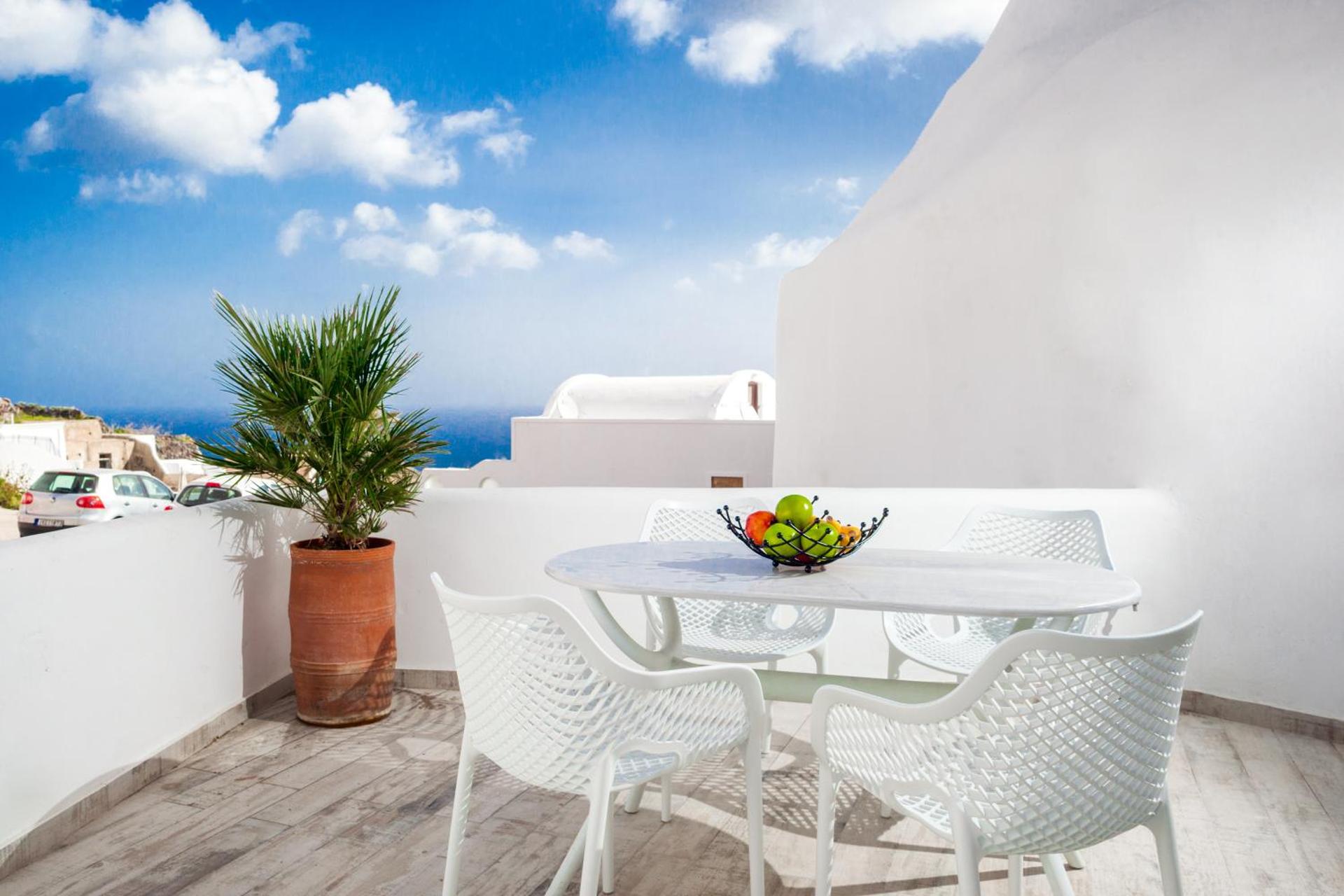 One-Bedroom Apartment R