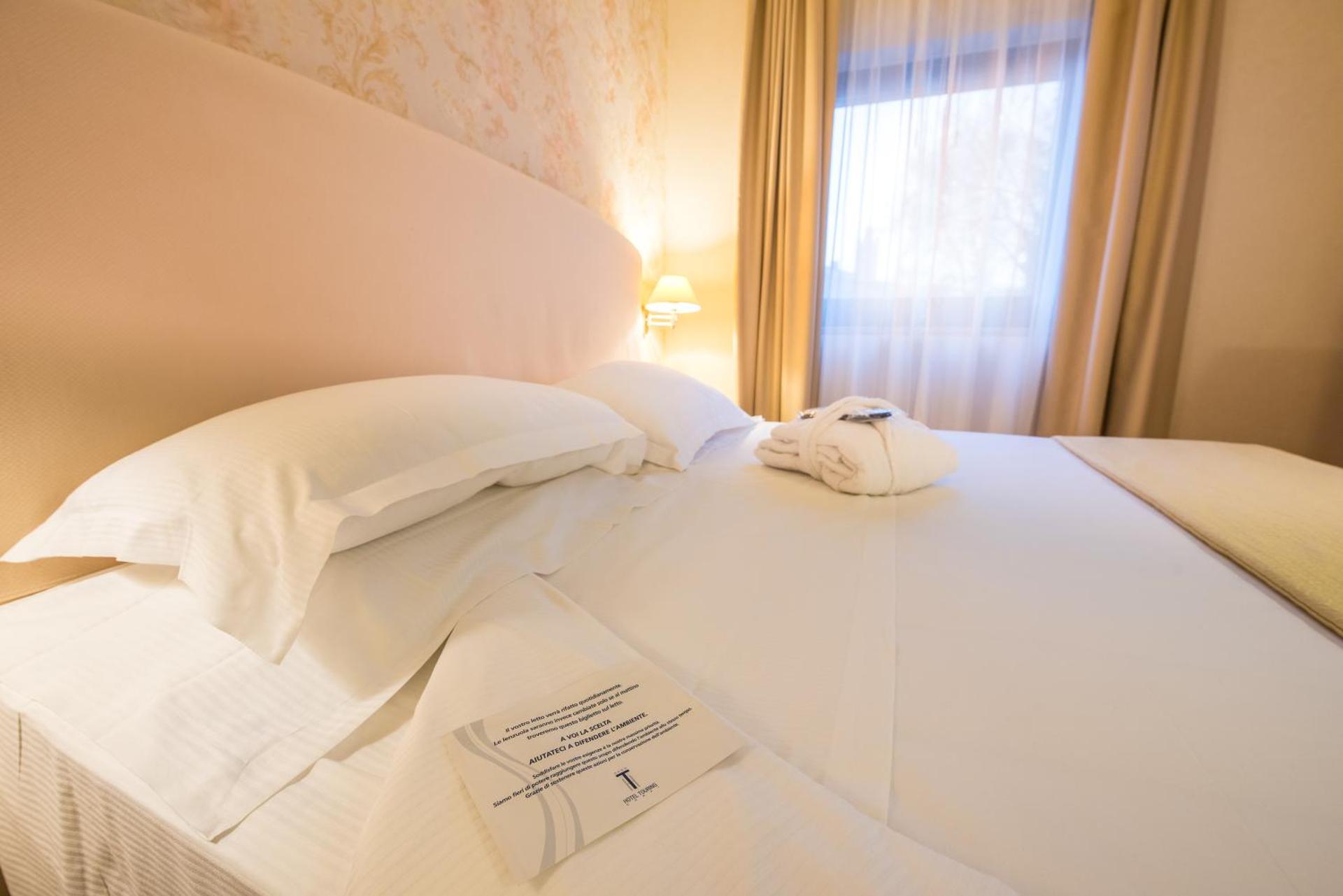 Hotel Touring - Photo 14