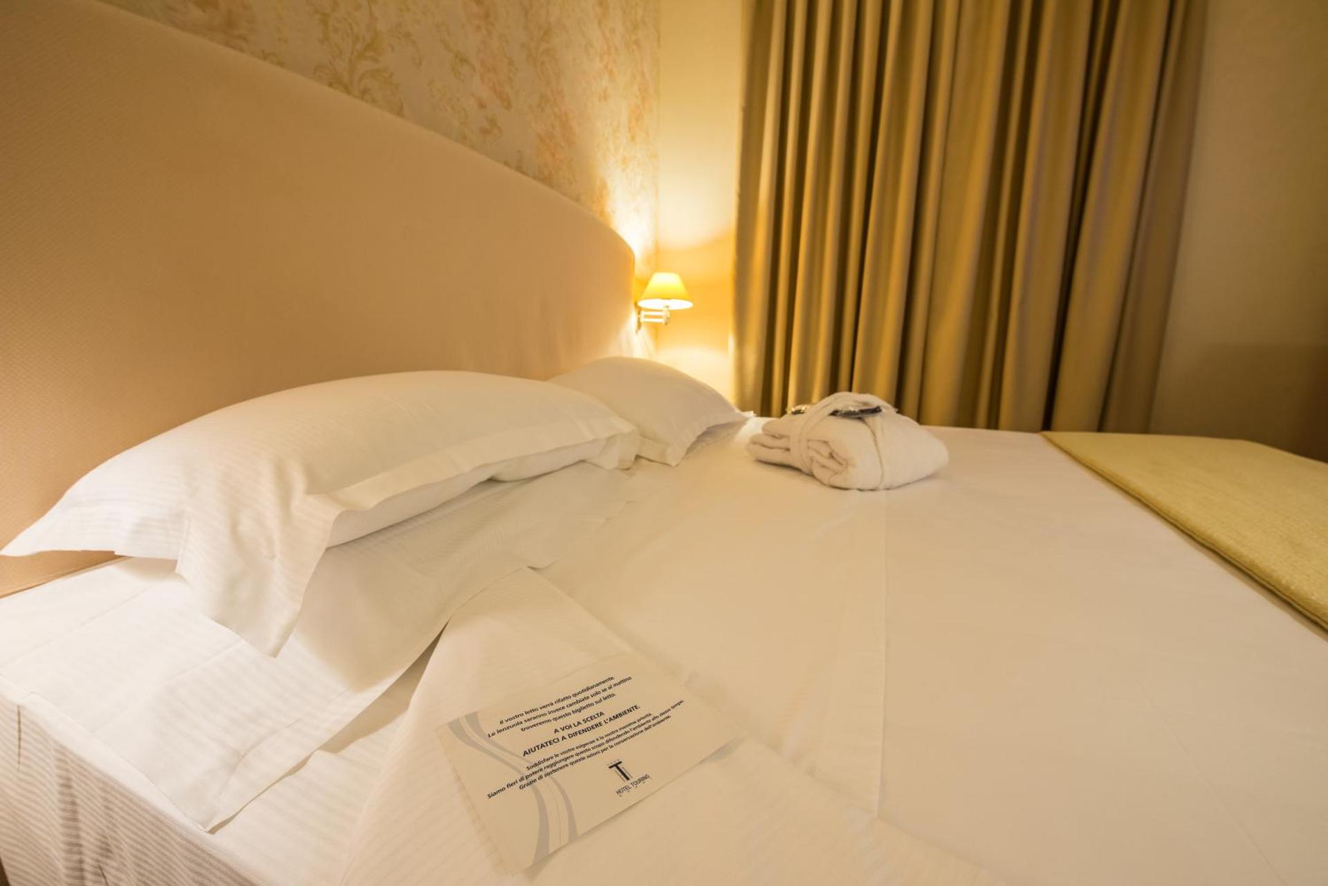 Hotel Touring - Photo 17
