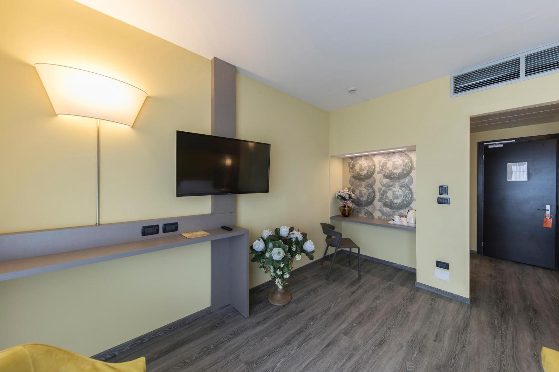 Hotel Donatello Imola - Photo 208