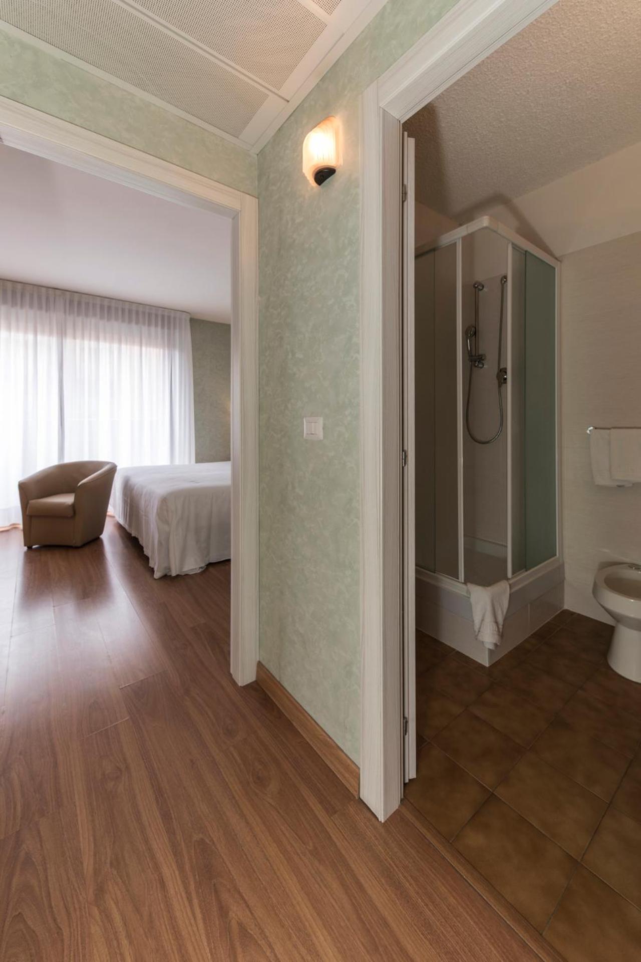 Hotel Donatello Imola - Photo 223