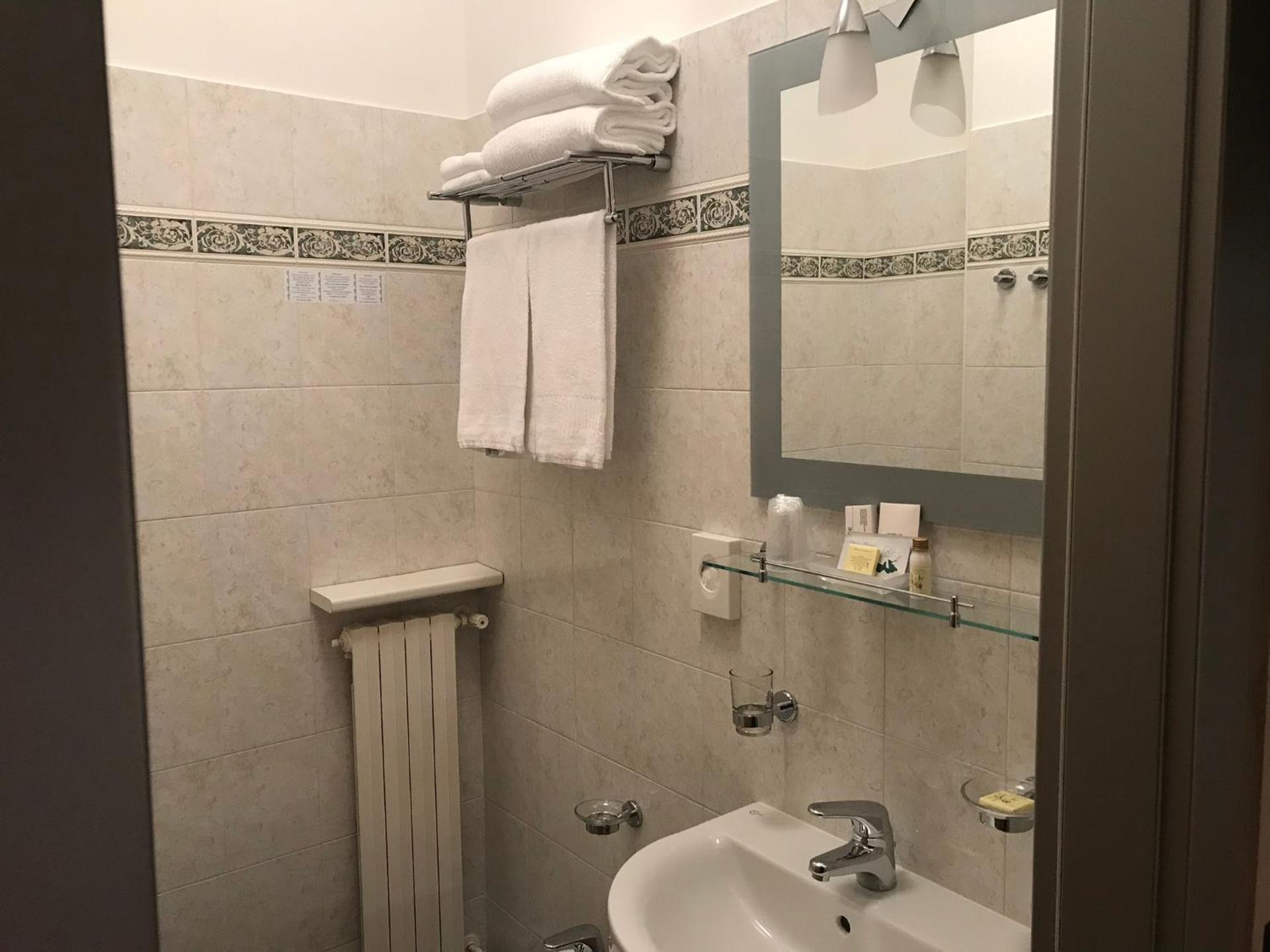 Hotel Villa Rosa - Photo 18