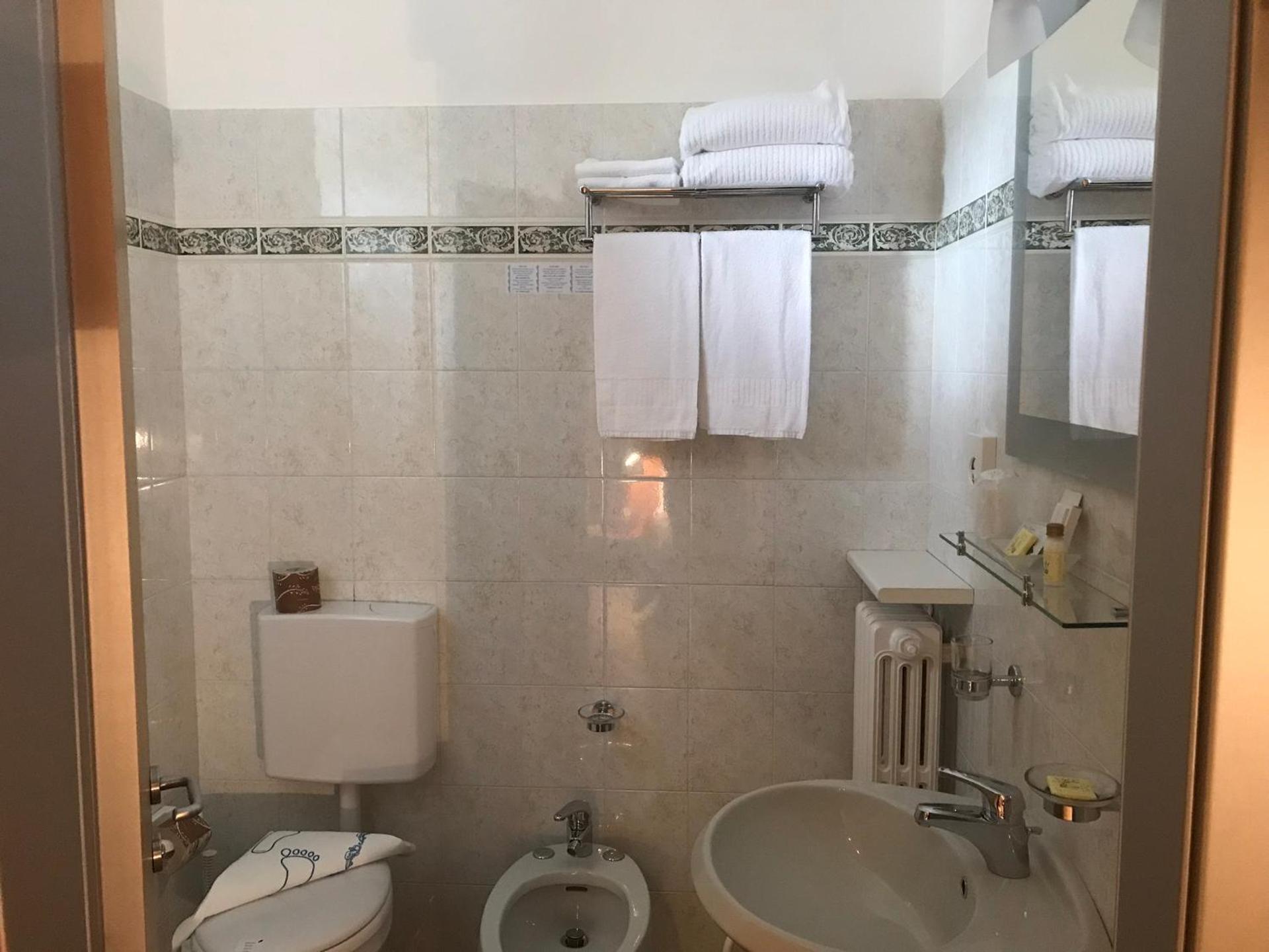 Hotel Villa Rosa - Photo 17