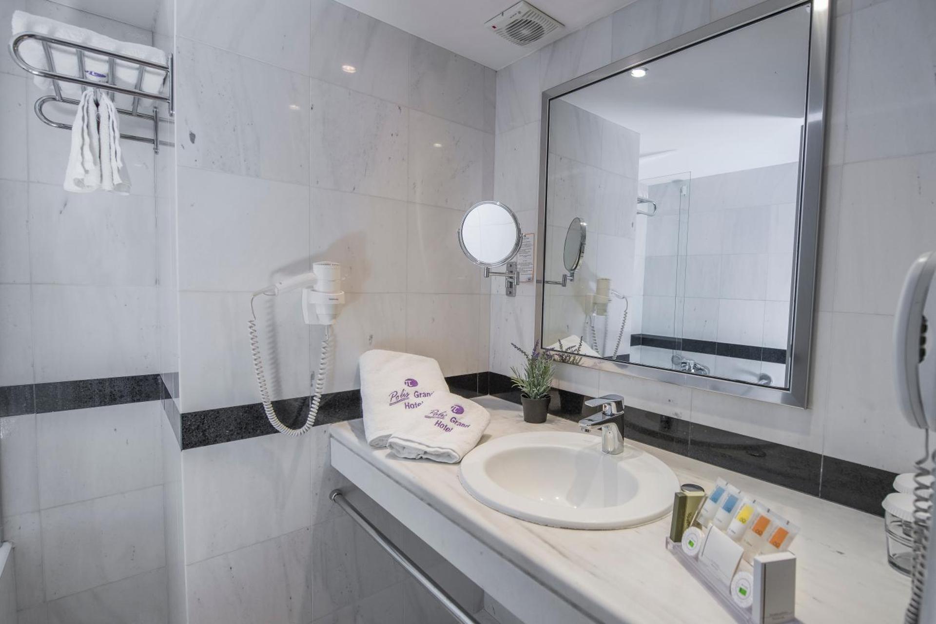 Polis Grand Hotel - Photo 37