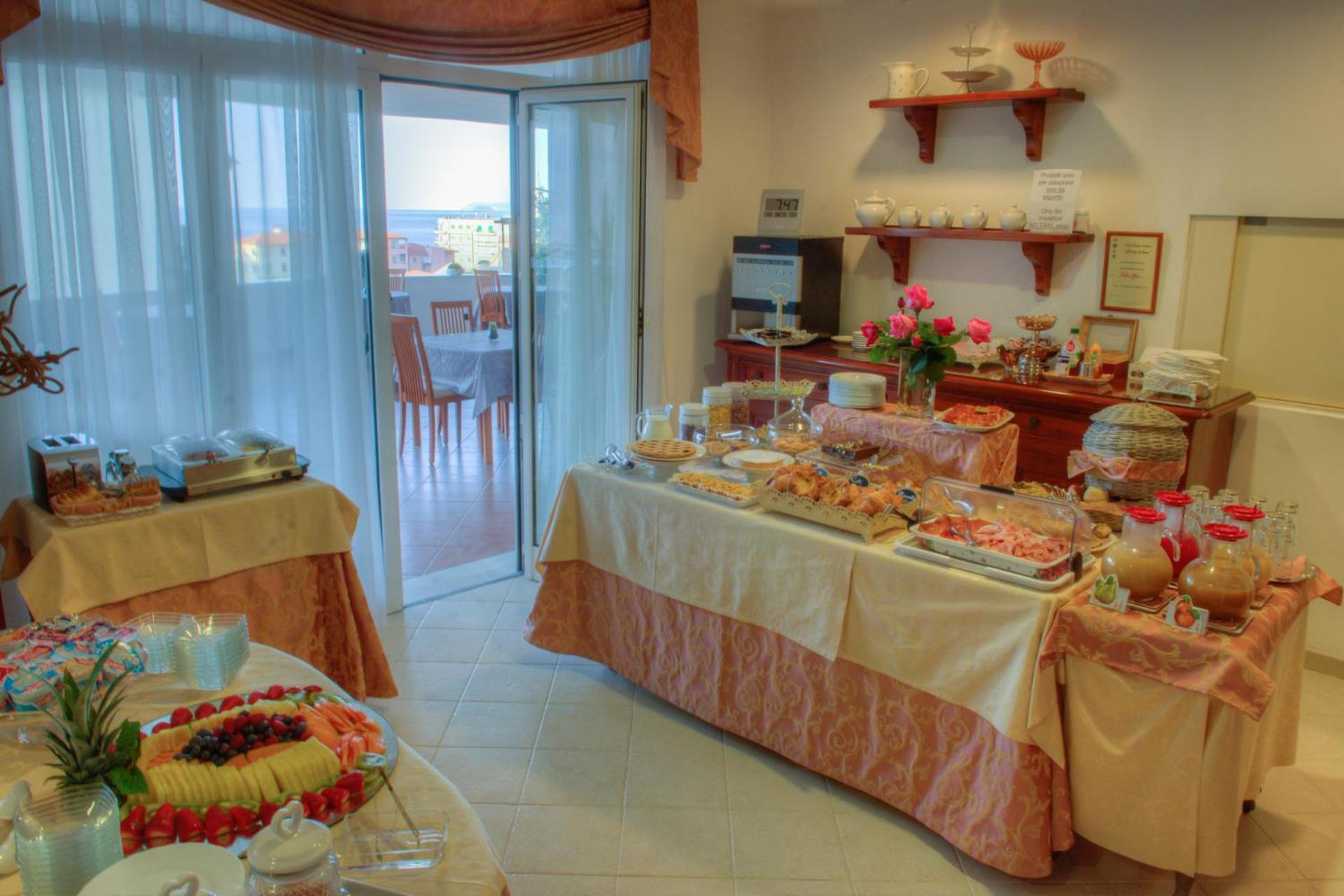 Hotel Noris - Photo 35