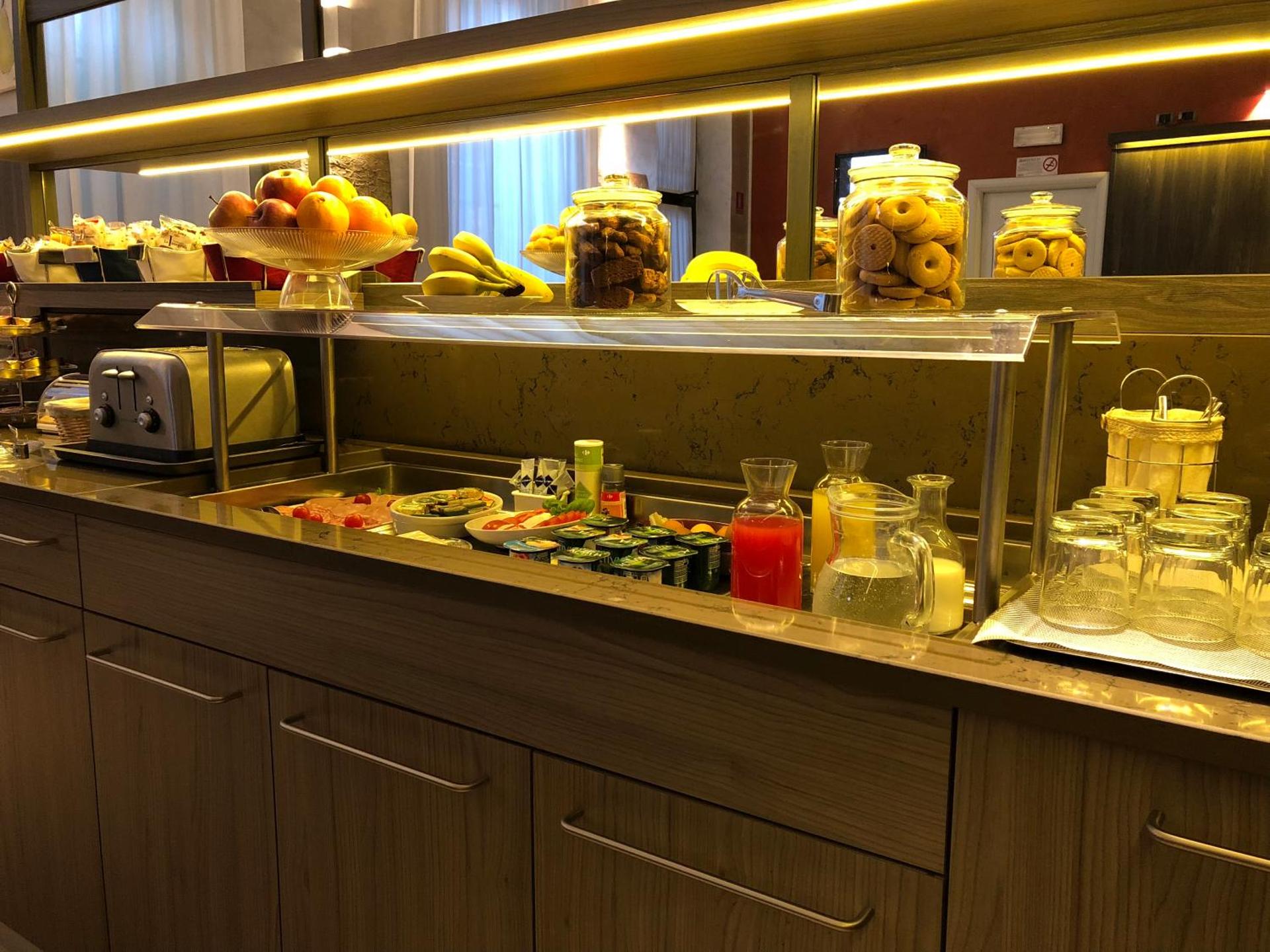Hotel Brenta Milano - Photo 8