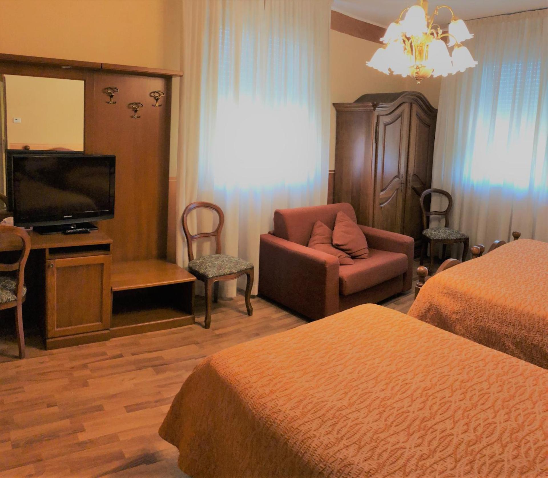 Hotel Victoria - Photo 44