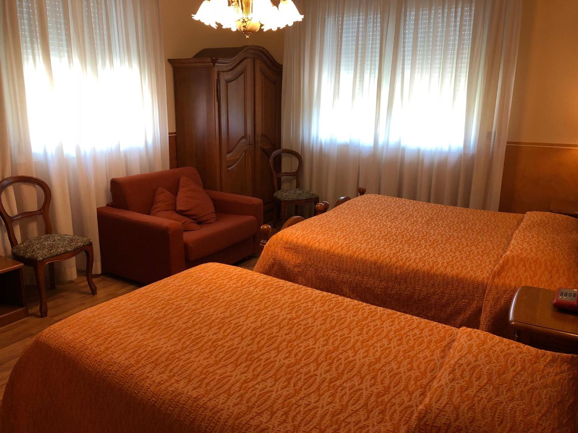 Hotel Victoria - Photo 43