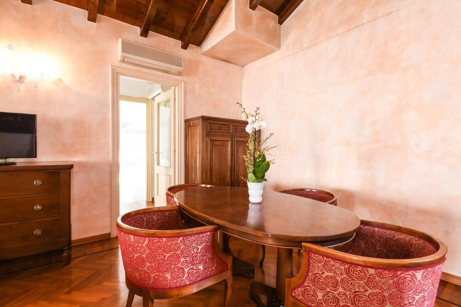 Hotel Vittoria - Photo 103