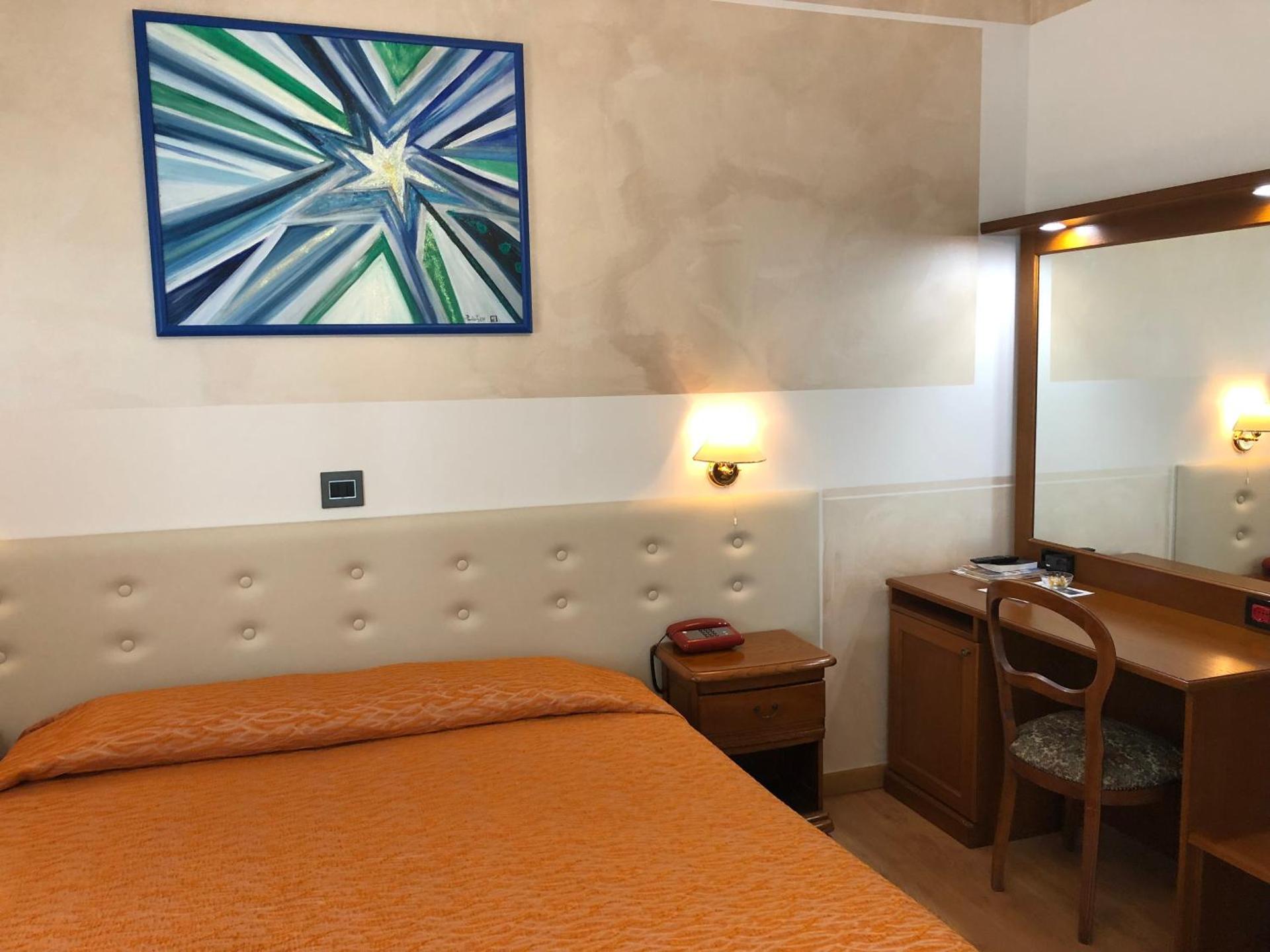 Hotel Victoria - Photo 6