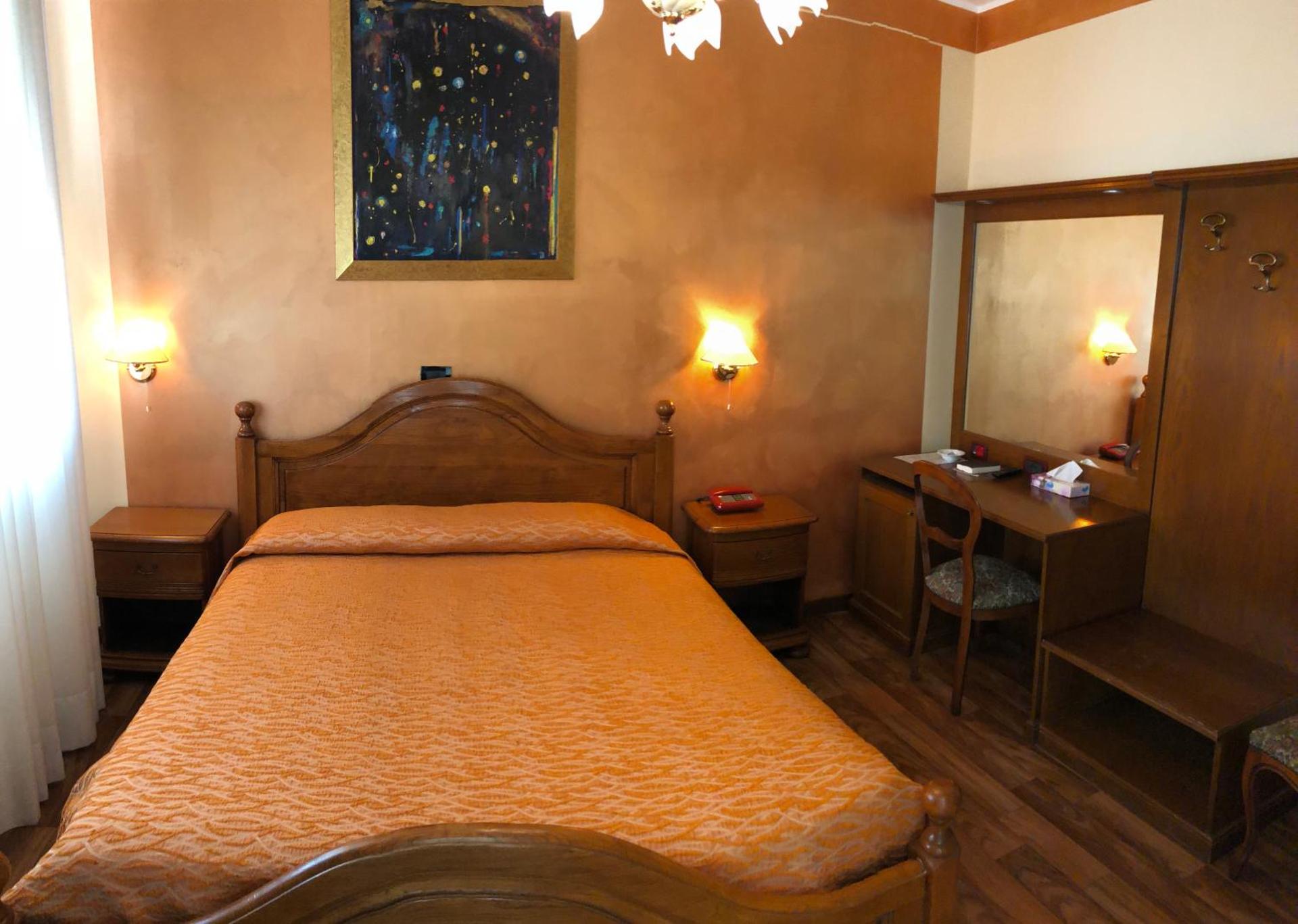 Hotel Victoria - Photo 50