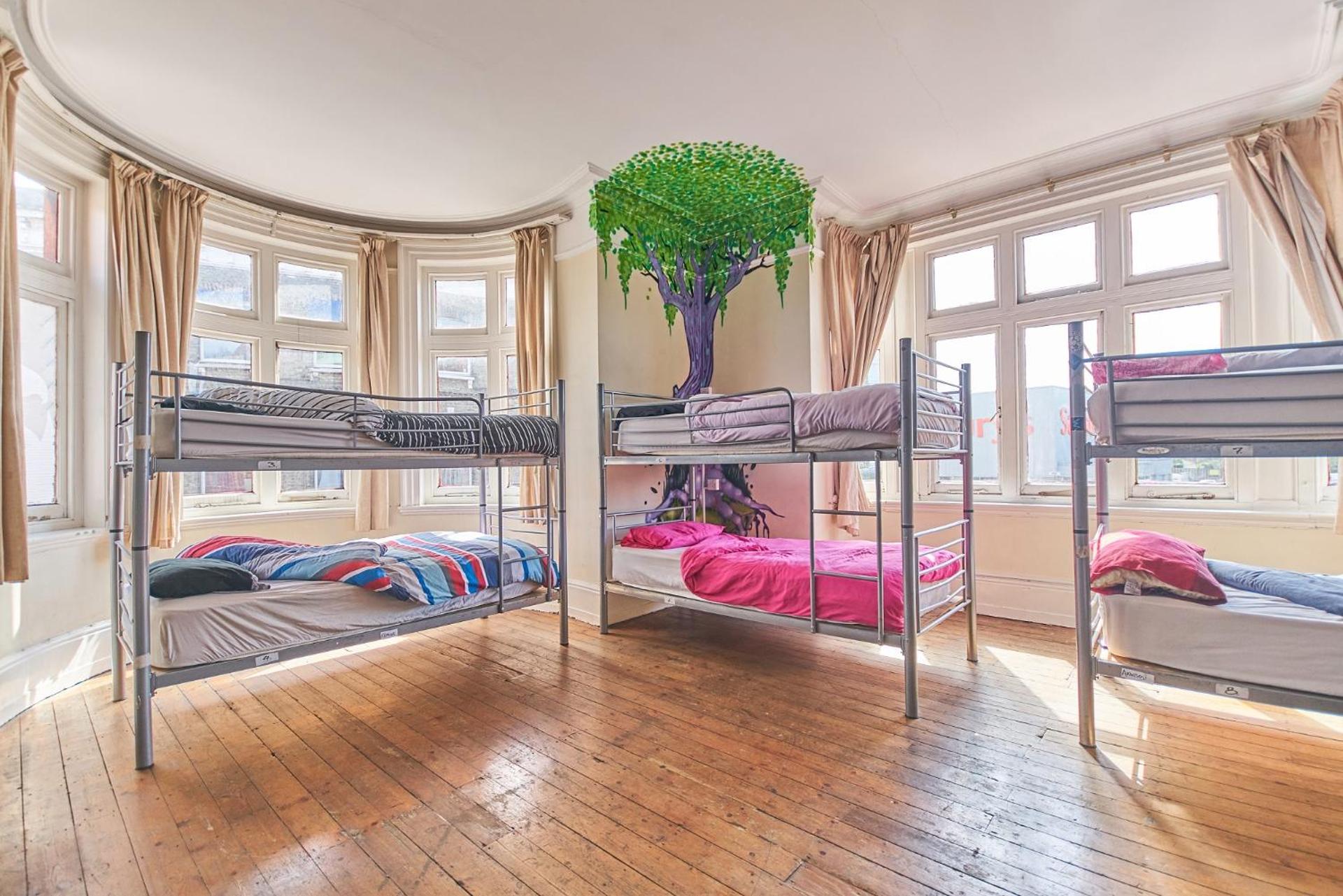 Hootananny Hostel - Photo 18