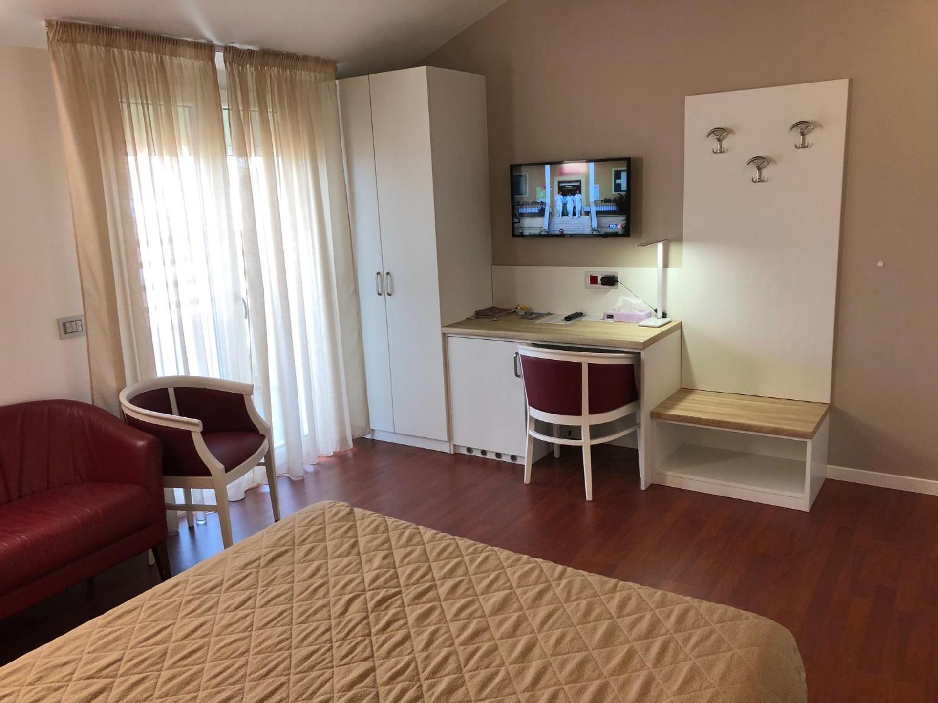 Hotel Dal Ponte - Photo 32