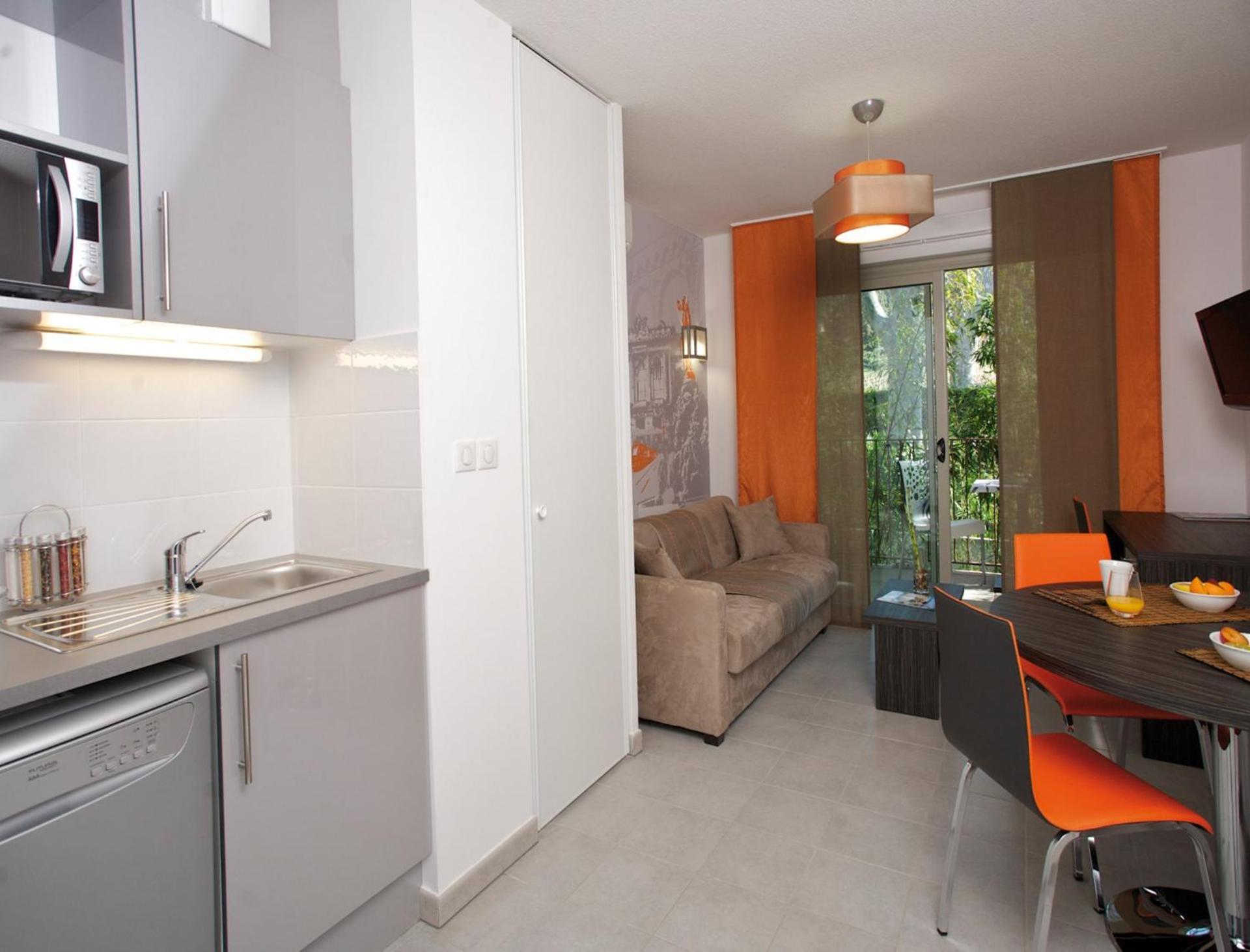 One-Bedroom Apartment (4 Adults) - Photo 4