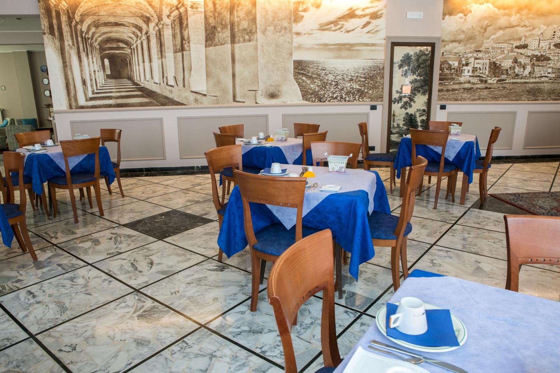 Hotel Ariston - Photo 39