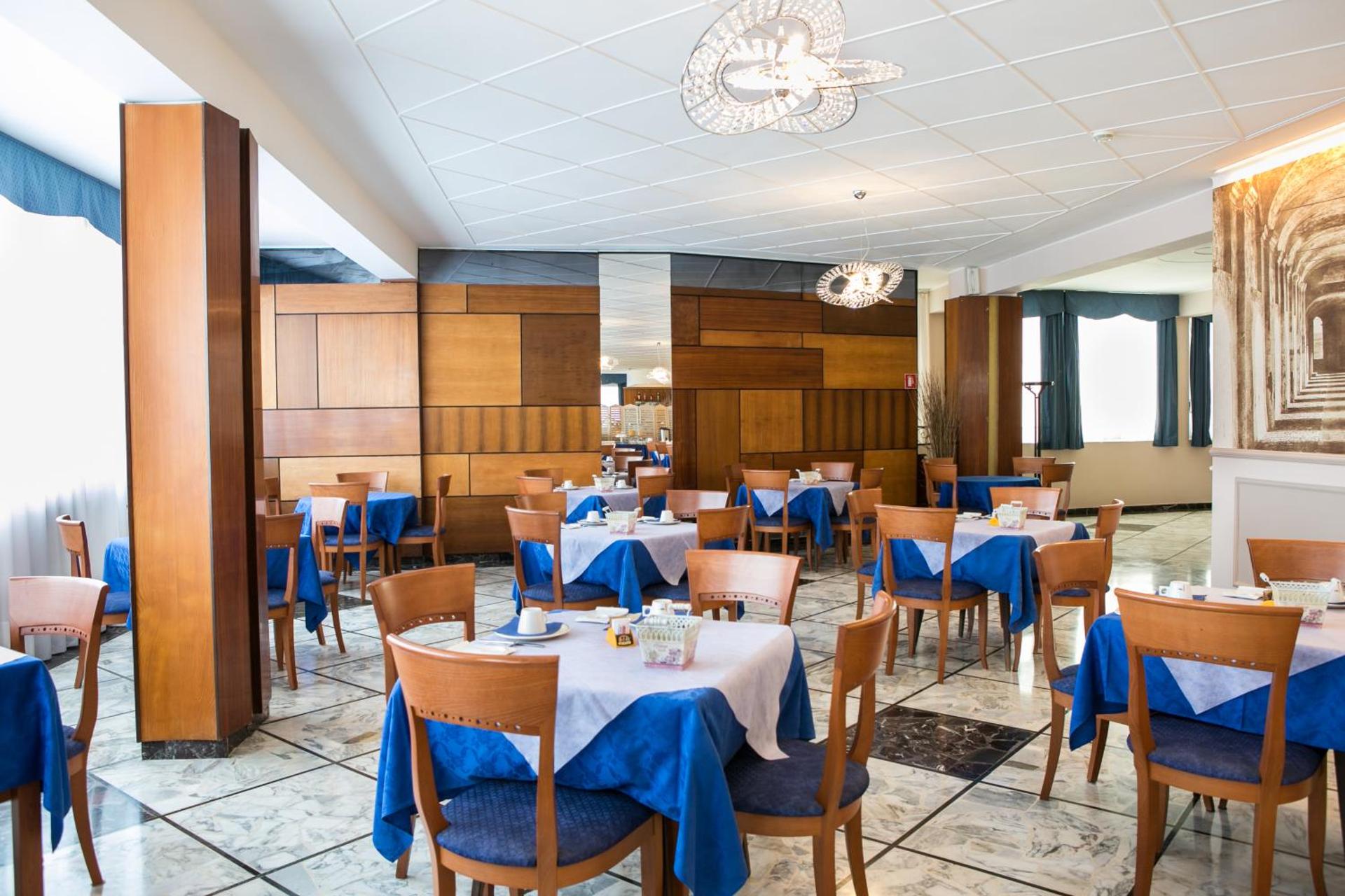 Hotel Ariston - Photo 37