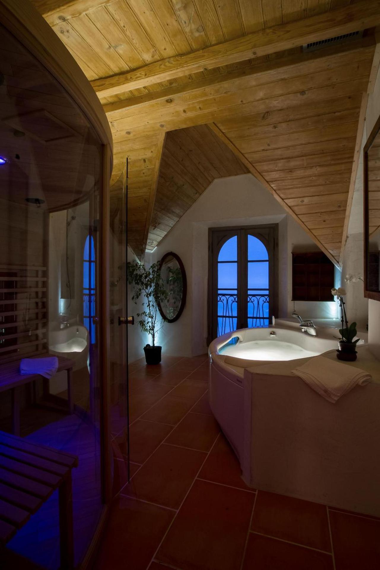 Bellavista Boutique Hotel - Photo 99