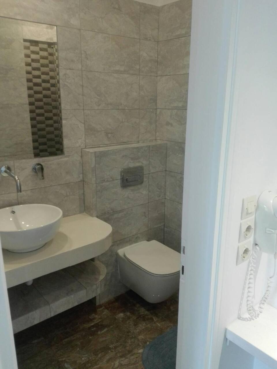 Finikas Santorini - Photo 32