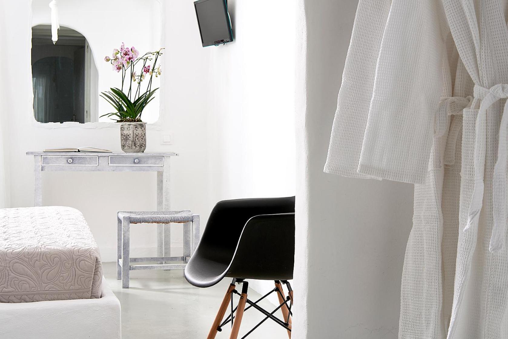 Milos Hotel - Photo 13