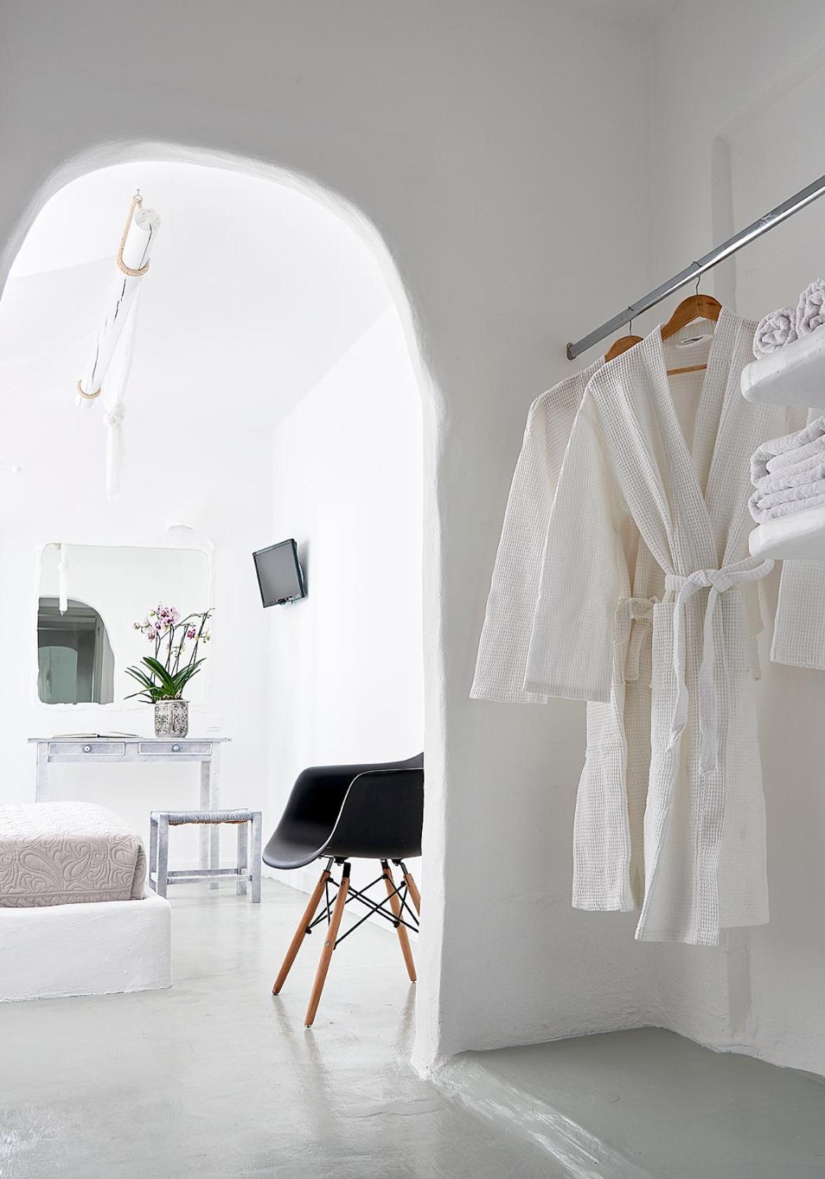 Milos Hotel - Photo 30