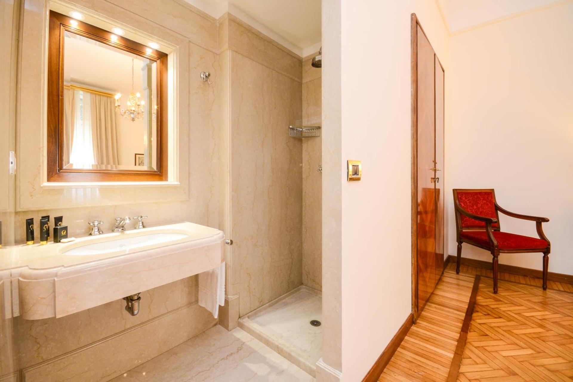 Hotel Vittoria - Photo 35